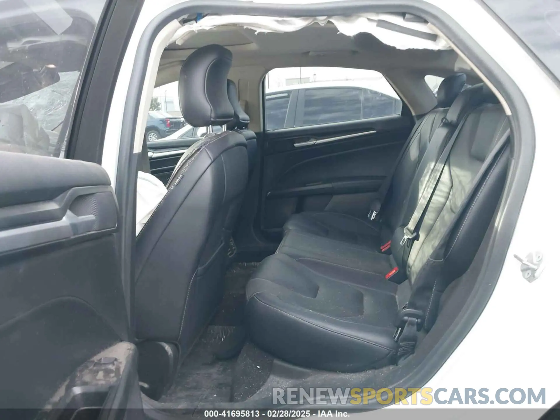 8 Photograph of a damaged car 3FA6P0RU2KR104817 FORD FUSION HYBRID 2019