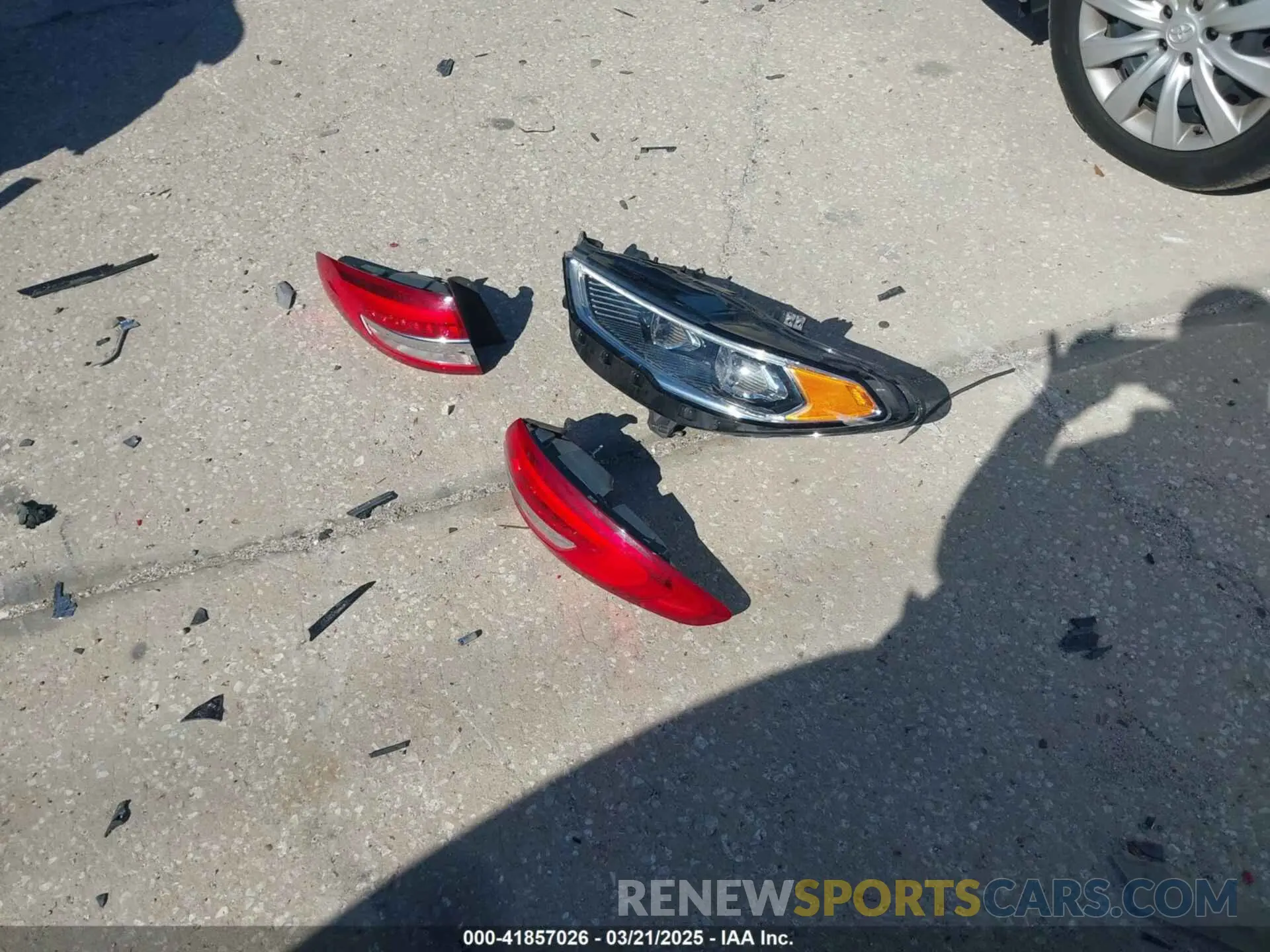 12 Photograph of a damaged car 3FA6P0RU2KR123786 FORD FUSION HYBRID 2019