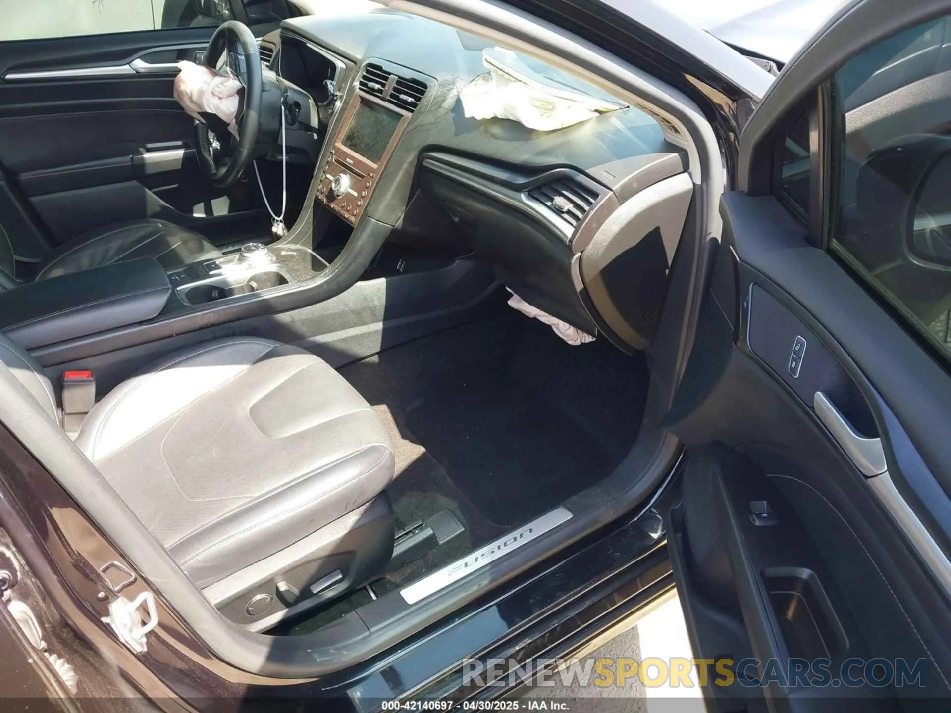 5 Photograph of a damaged car 3FA6P0RU2KR168078 FORD FUSION HYBRID 2019