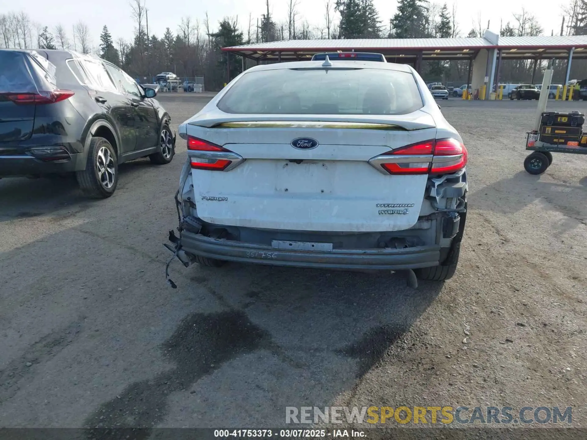 6 Photograph of a damaged car 3FA6P0RU2KR183017 FORD FUSION HYBRID 2019