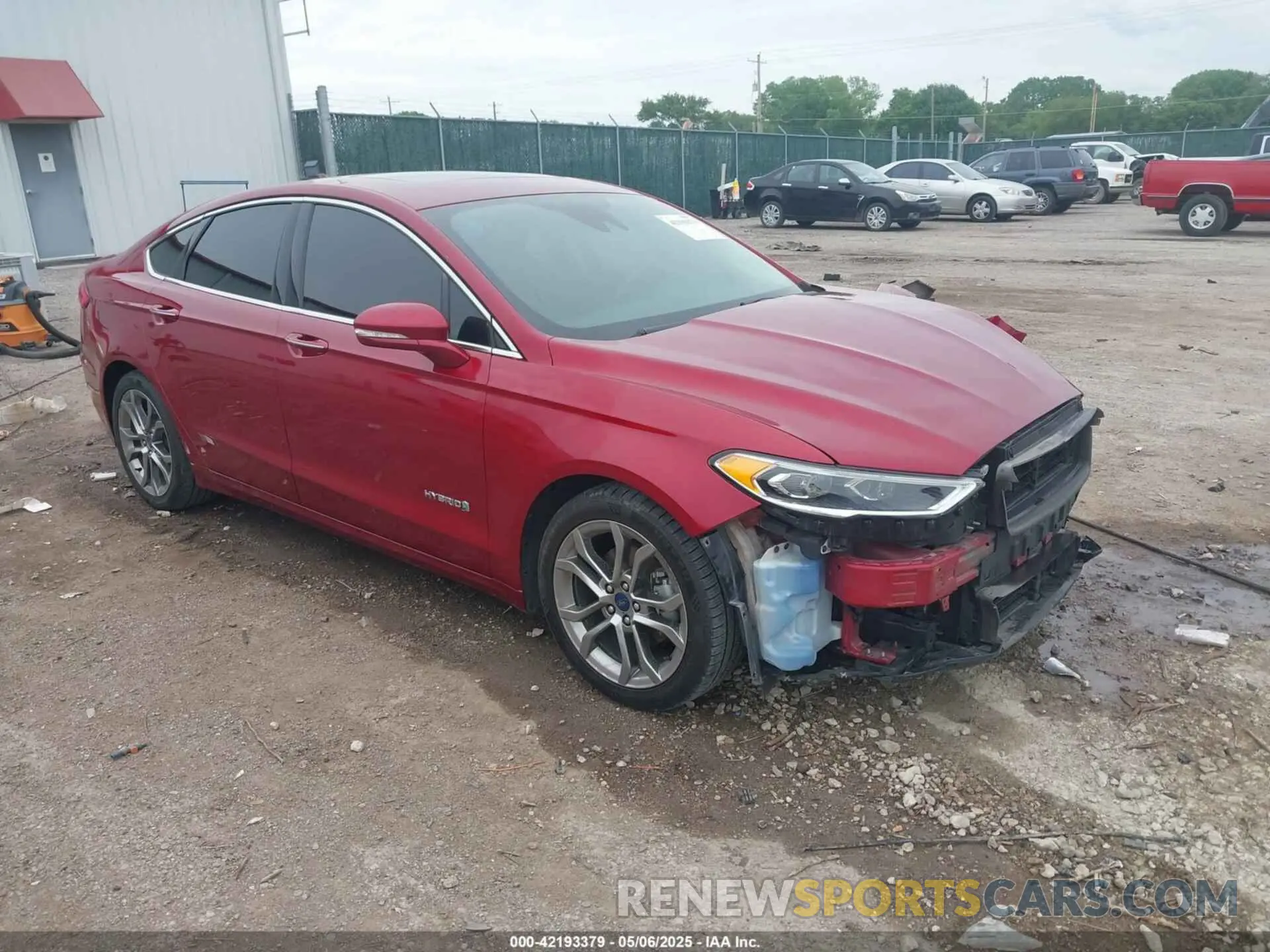 1 Photograph of a damaged car 3FA6P0RU2KR190369 FORD FUSION HYBRID 2019