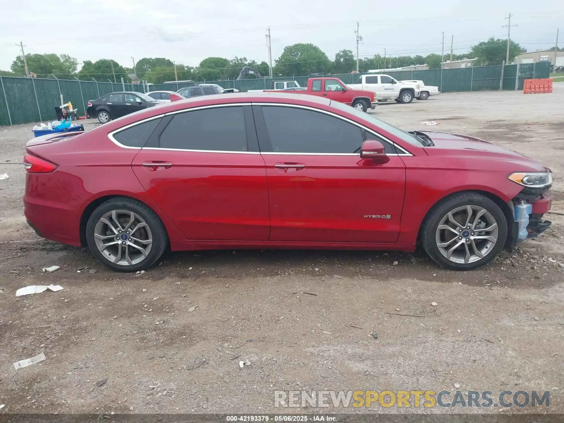 14 Photograph of a damaged car 3FA6P0RU2KR190369 FORD FUSION HYBRID 2019