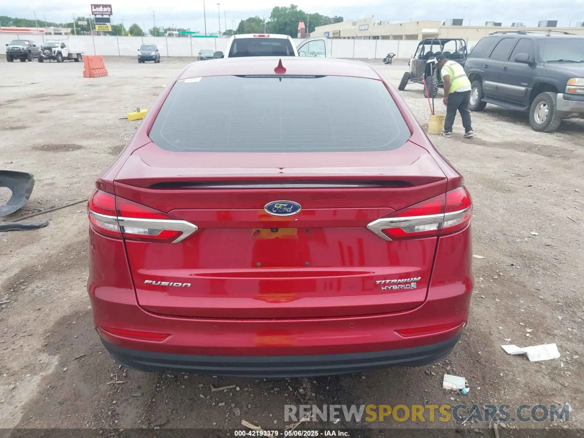 17 Photograph of a damaged car 3FA6P0RU2KR190369 FORD FUSION HYBRID 2019