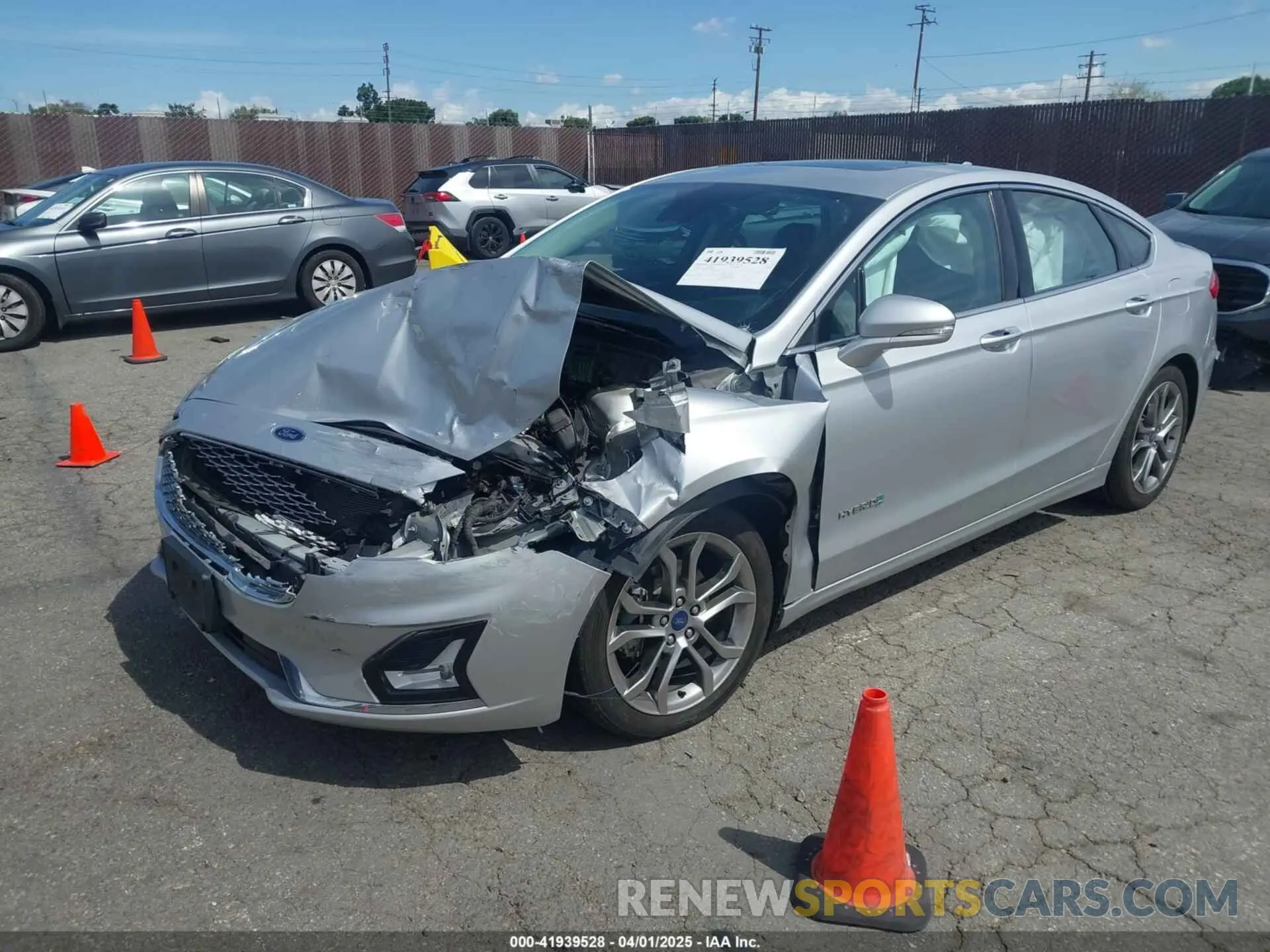2 Photograph of a damaged car 3FA6P0RU3KR180868 FORD FUSION HYBRID 2019