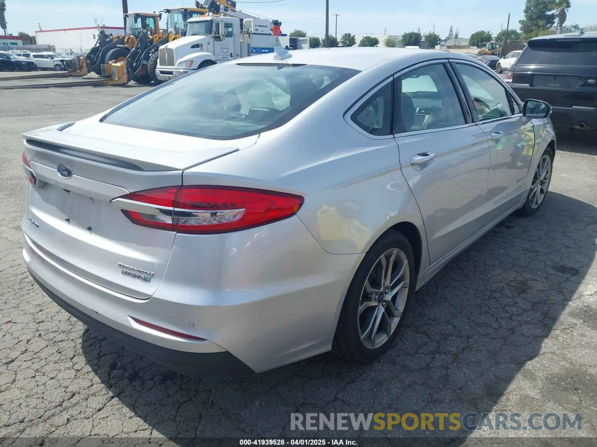 4 Photograph of a damaged car 3FA6P0RU3KR180868 FORD FUSION HYBRID 2019