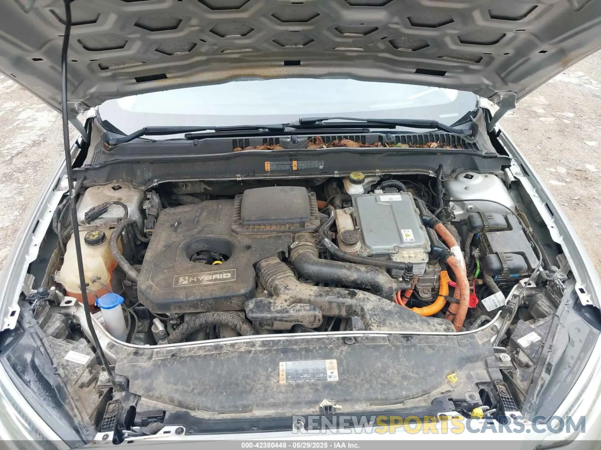 10 Photograph of a damaged car 3FA6P0RU4KR117407 FORD FUSION HYBRID 2019