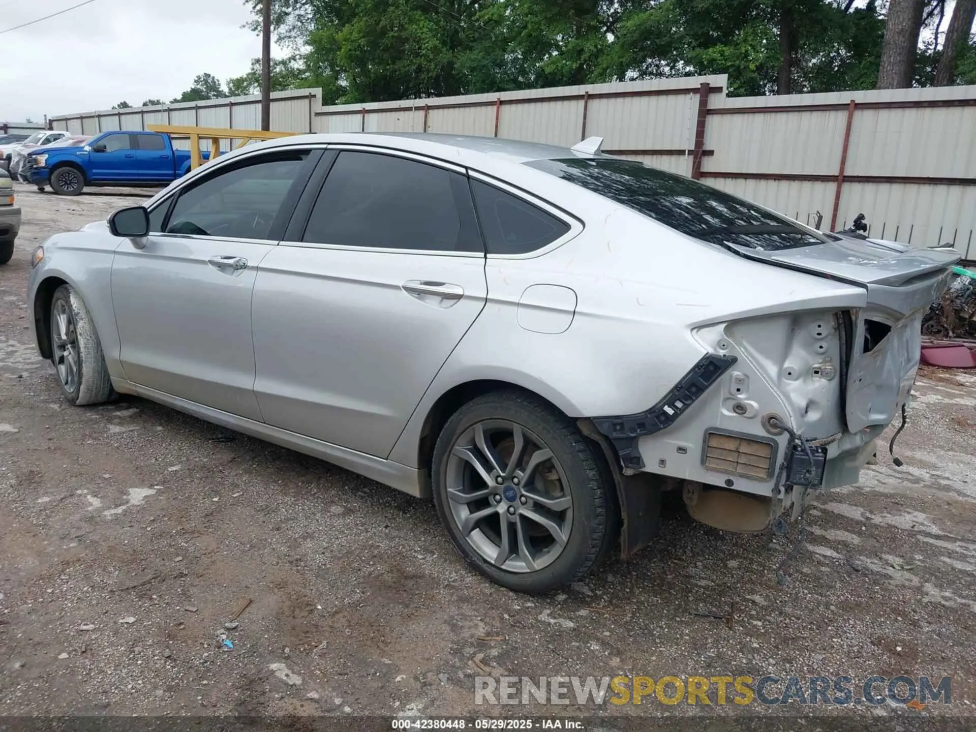3 Photograph of a damaged car 3FA6P0RU4KR117407 FORD FUSION HYBRID 2019