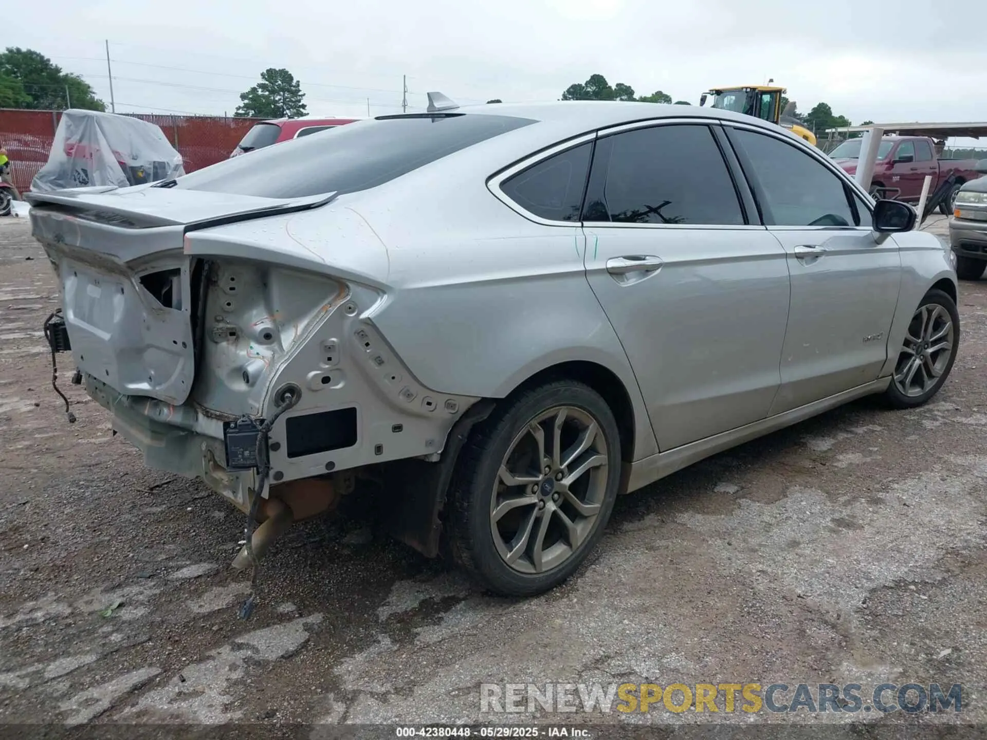 4 Photograph of a damaged car 3FA6P0RU4KR117407 FORD FUSION HYBRID 2019
