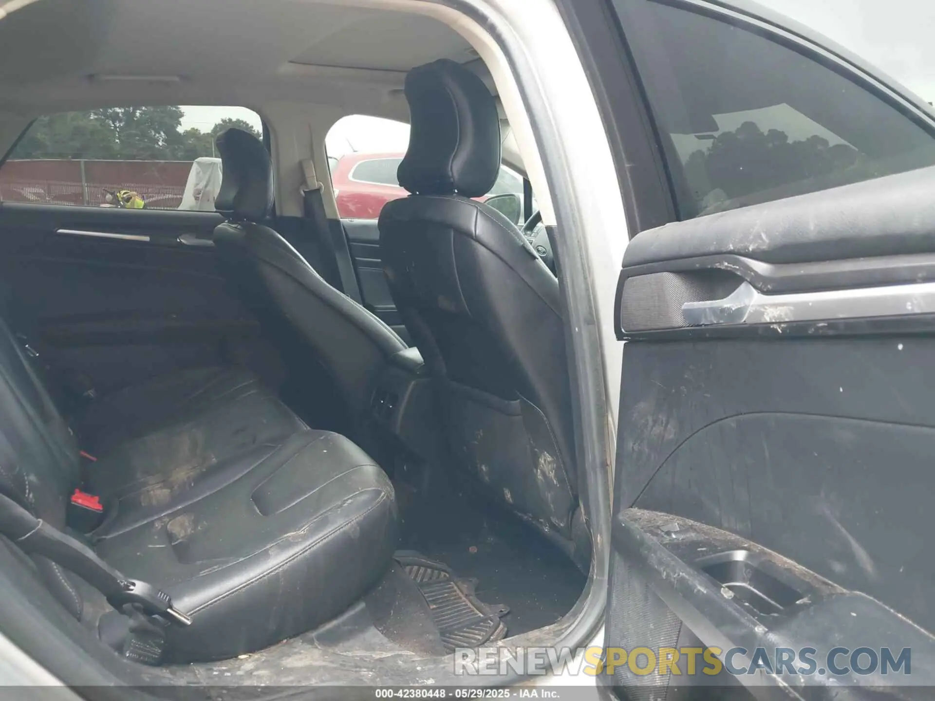 8 Photograph of a damaged car 3FA6P0RU4KR117407 FORD FUSION HYBRID 2019
