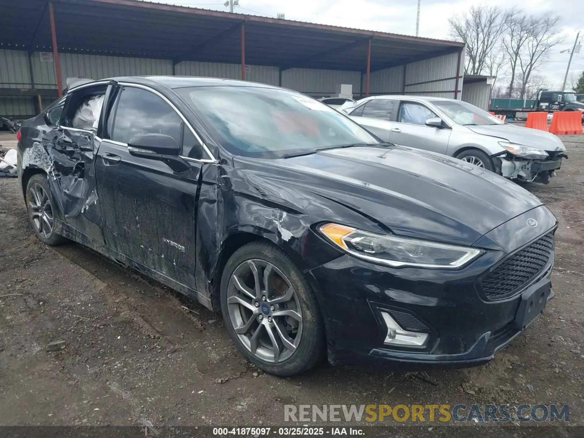 1 Photograph of a damaged car 3FA6P0RU4KR202960 FORD FUSION HYBRID 2019