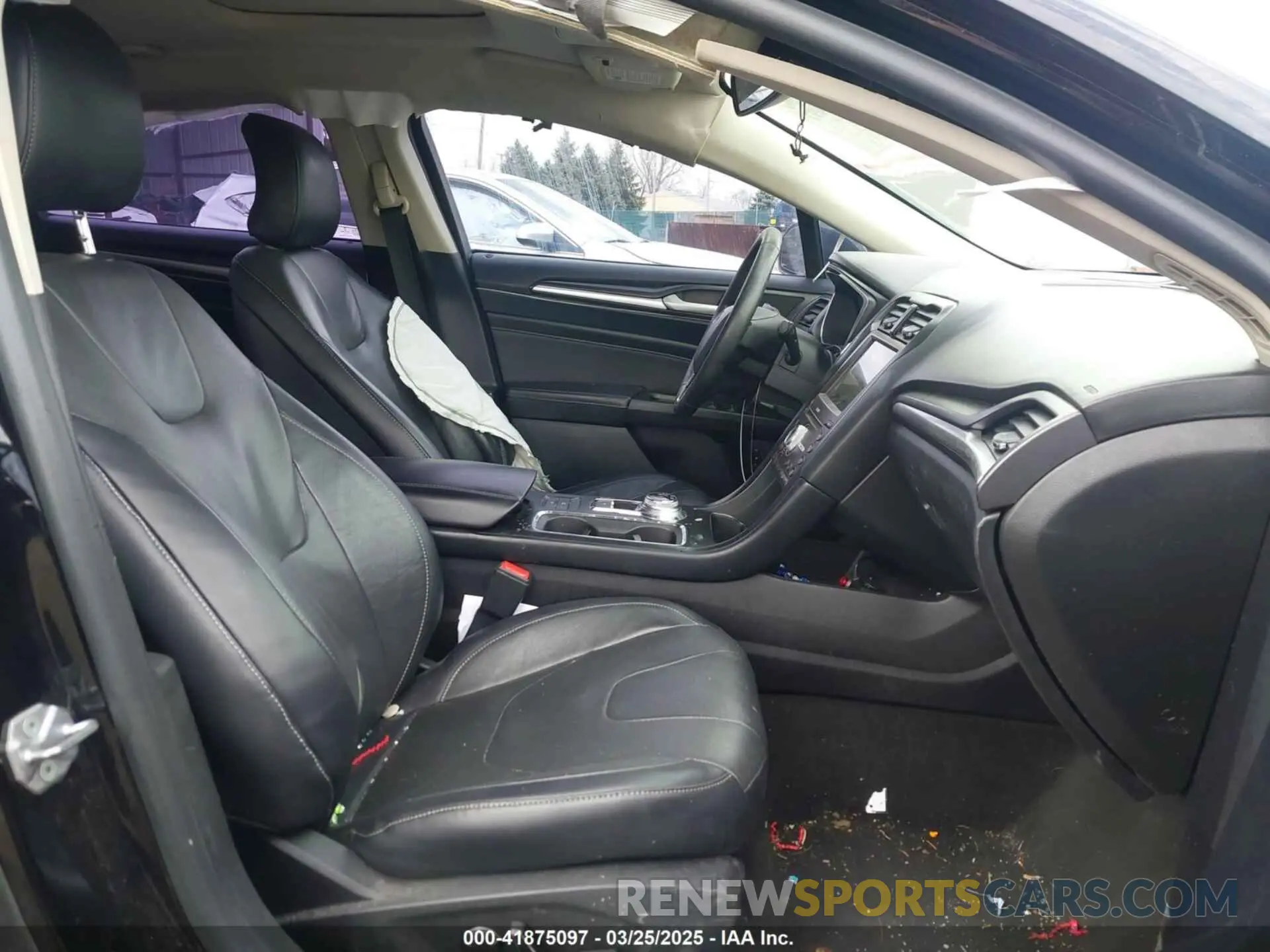 5 Photograph of a damaged car 3FA6P0RU4KR202960 FORD FUSION HYBRID 2019