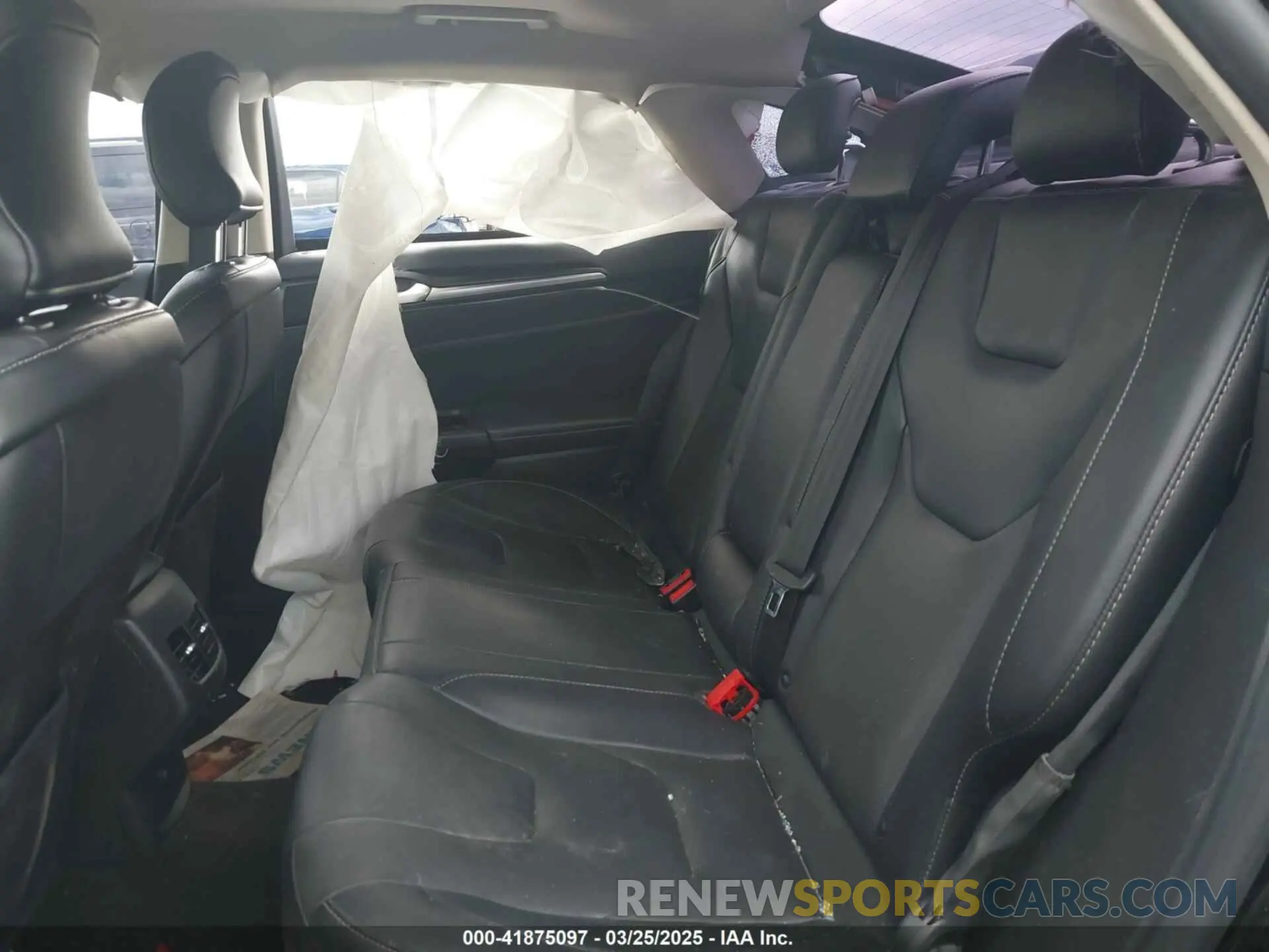 8 Photograph of a damaged car 3FA6P0RU4KR202960 FORD FUSION HYBRID 2019