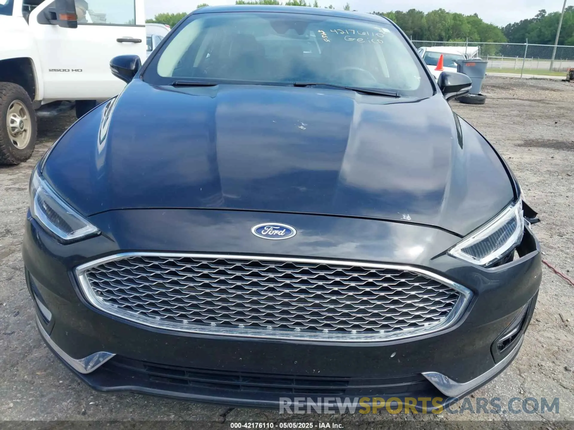 12 Photograph of a damaged car 3FA6P0RU7KR194482 FORD FUSION HYBRID 2019