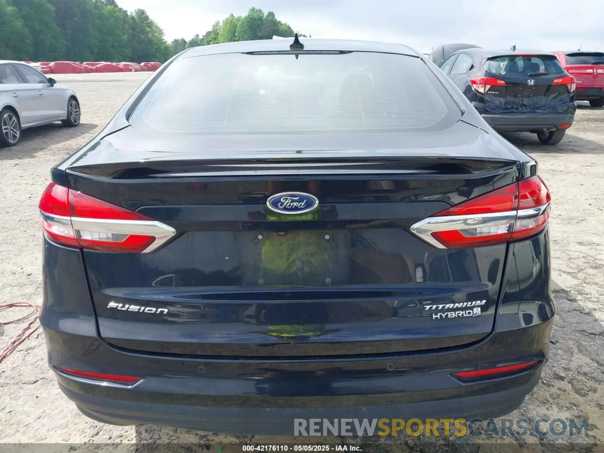 16 Photograph of a damaged car 3FA6P0RU7KR194482 FORD FUSION HYBRID 2019