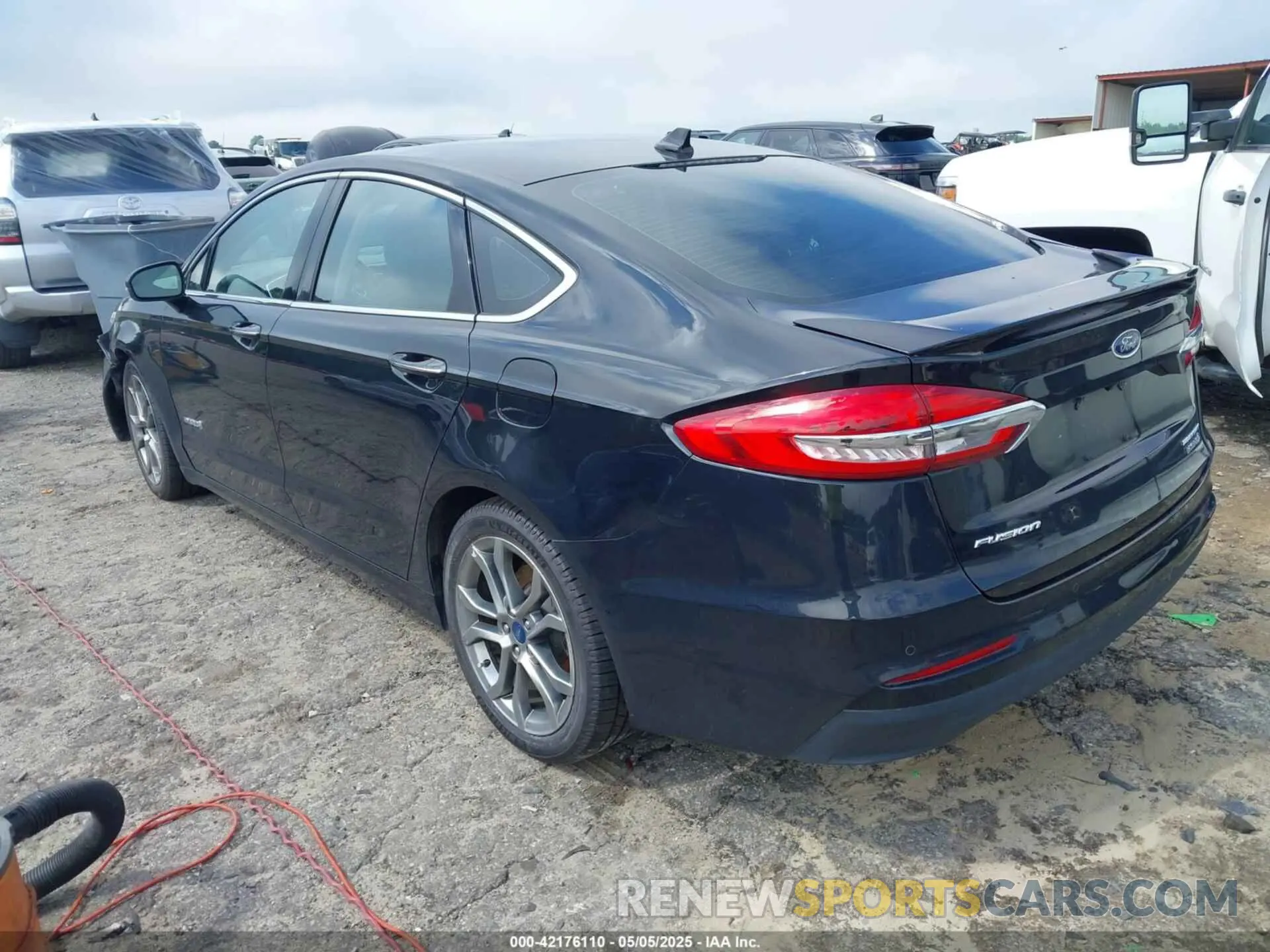 3 Photograph of a damaged car 3FA6P0RU7KR194482 FORD FUSION HYBRID 2019