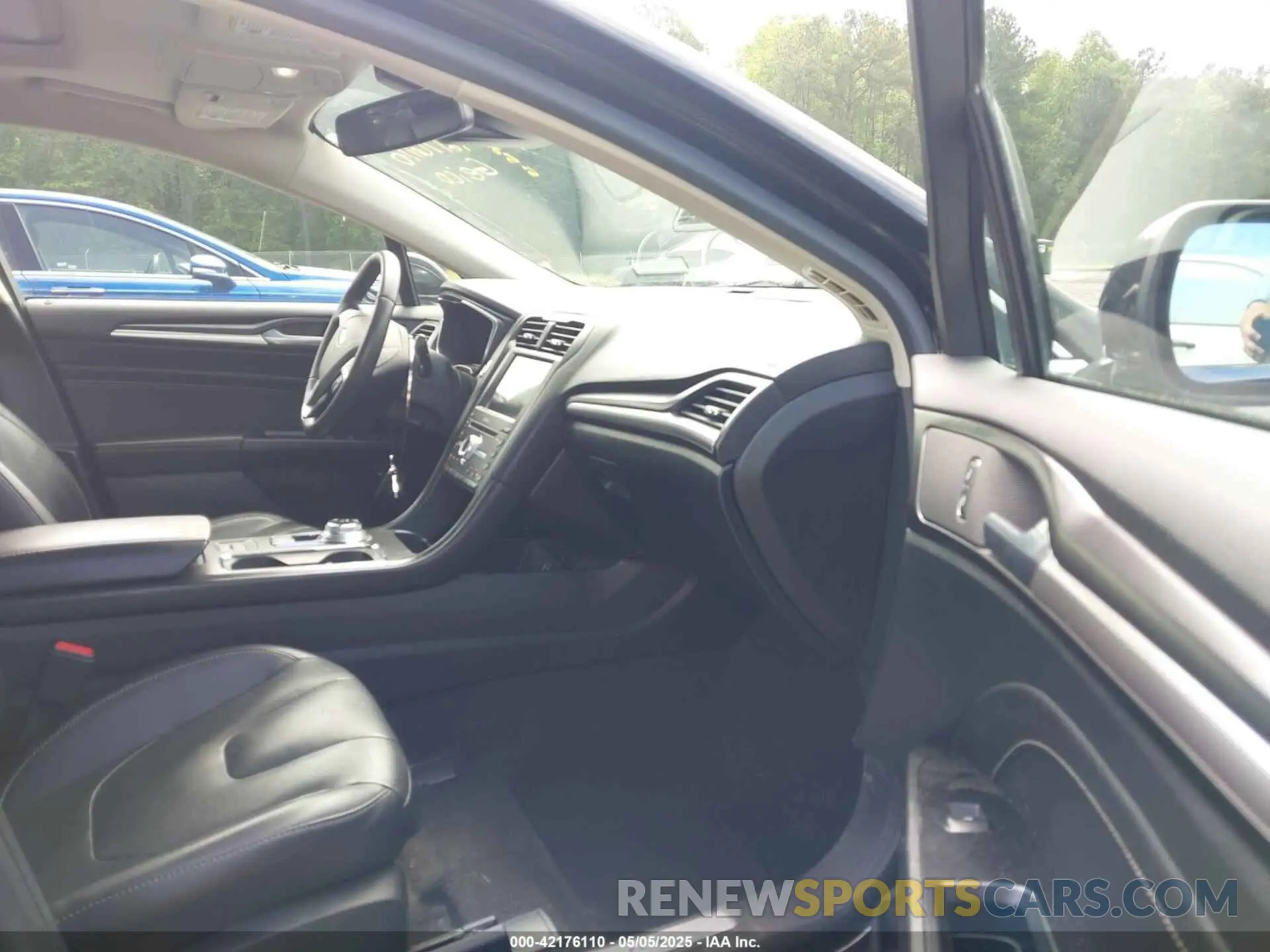 5 Photograph of a damaged car 3FA6P0RU7KR194482 FORD FUSION HYBRID 2019