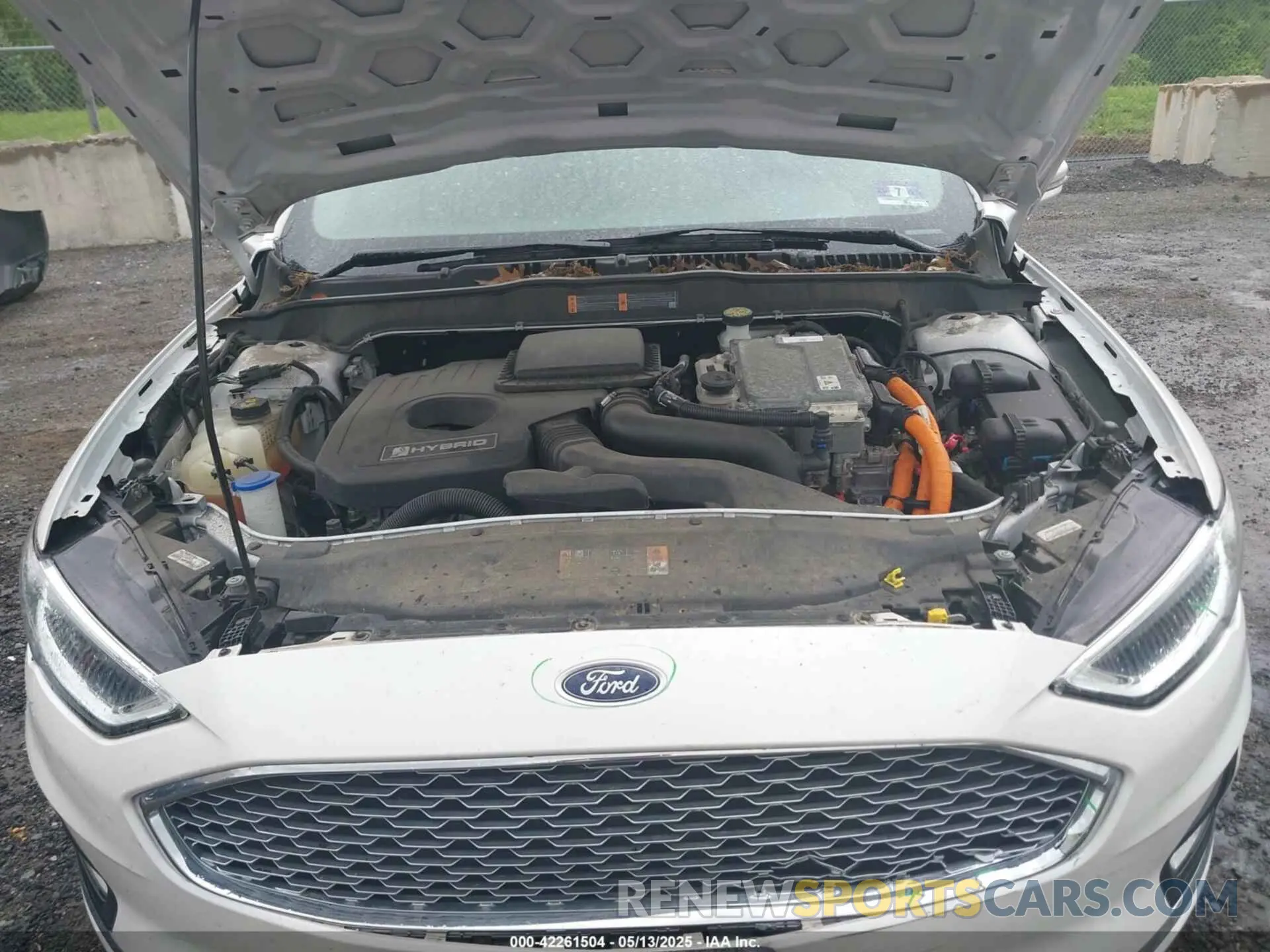 10 Photograph of a damaged car 3FA6P0RU8KR208230 FORD FUSION HYBRID 2019