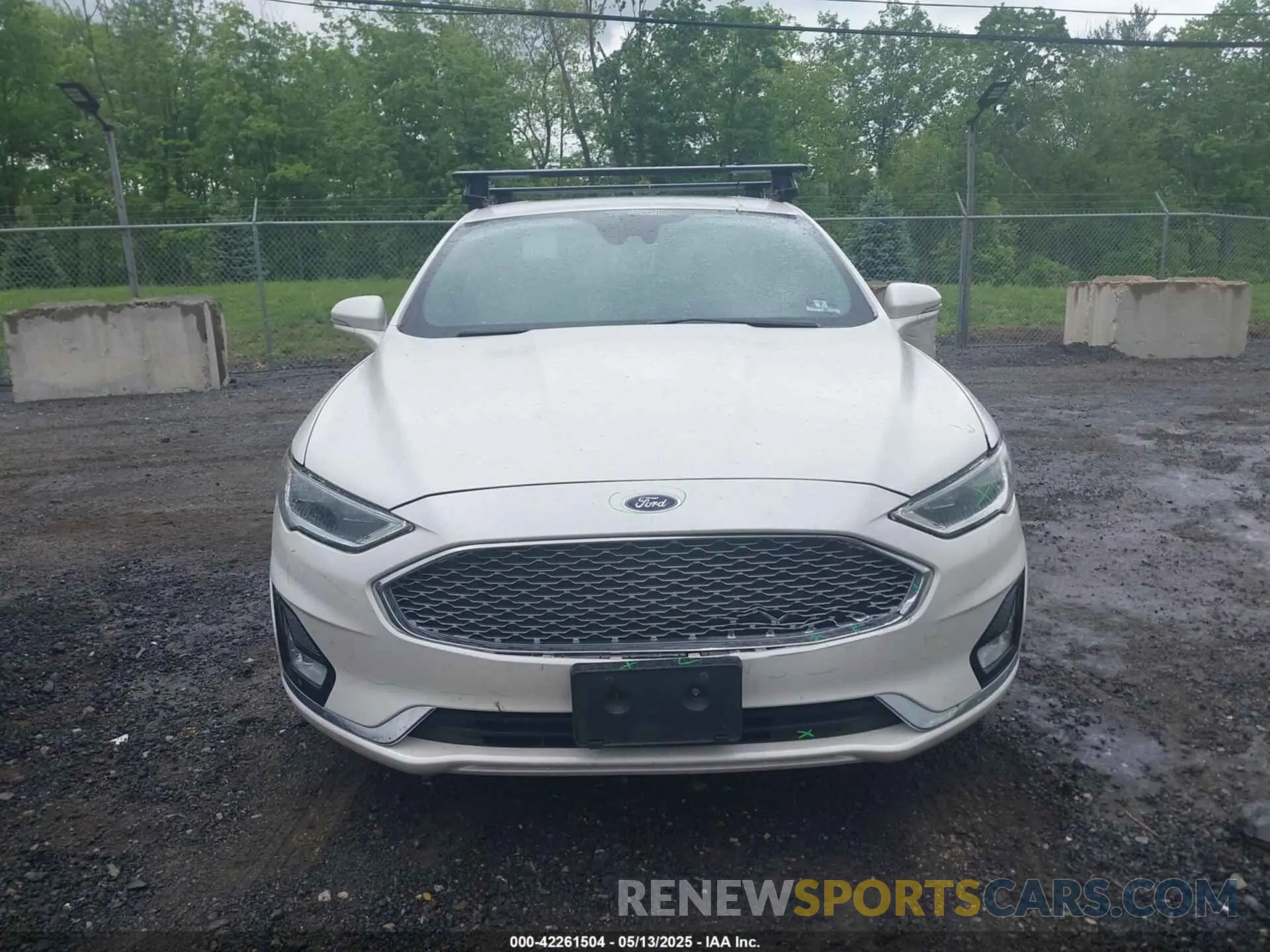 12 Photograph of a damaged car 3FA6P0RU8KR208230 FORD FUSION HYBRID 2019