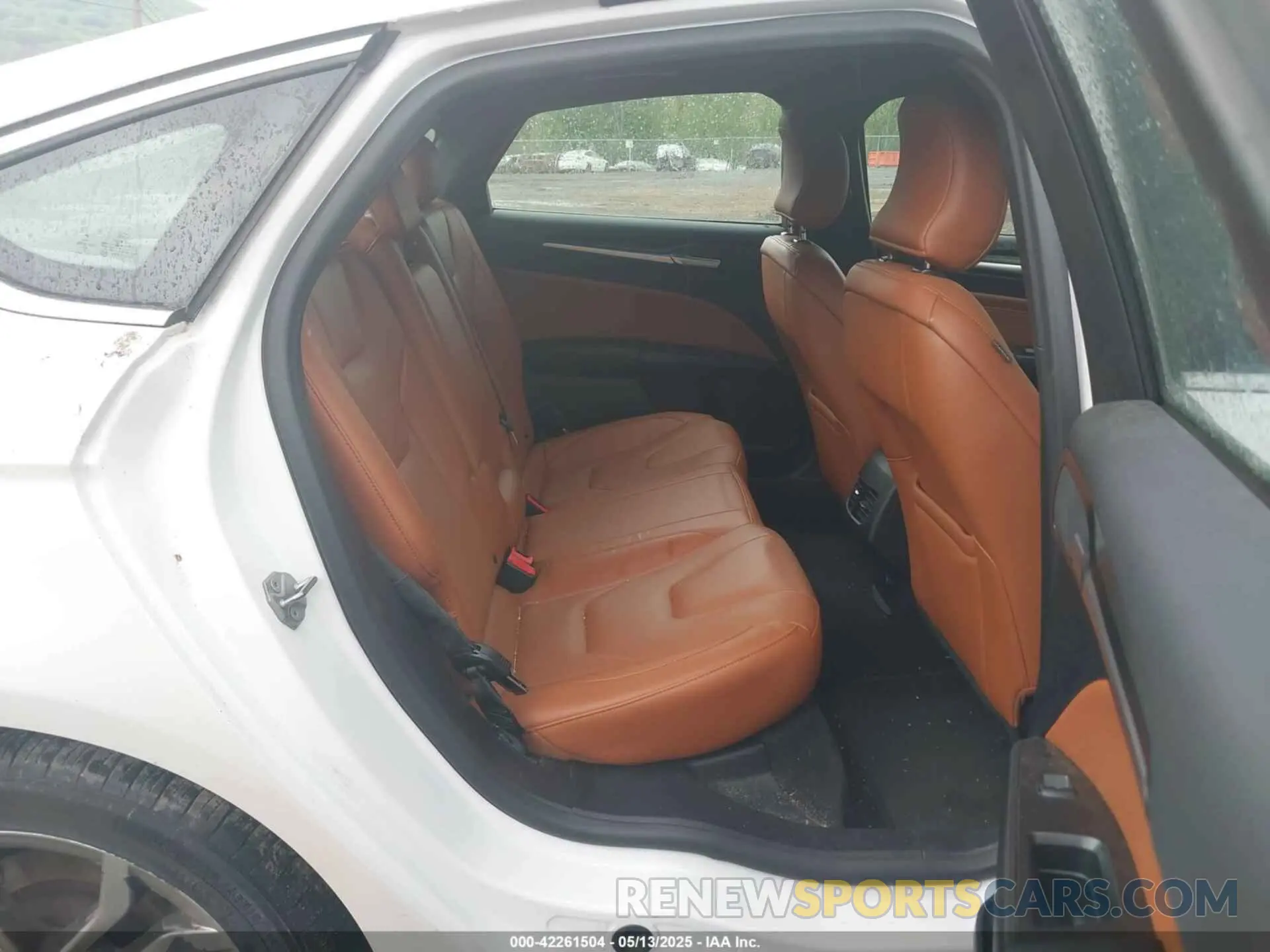 8 Photograph of a damaged car 3FA6P0RU8KR208230 FORD FUSION HYBRID 2019