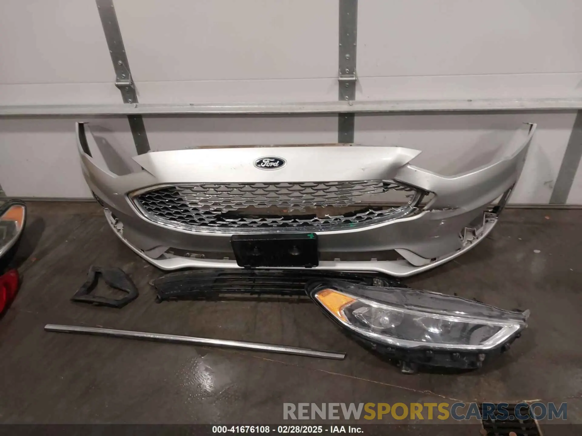19 Photograph of a damaged car 3FA6P0RU9KR105317 FORD FUSION HYBRID 2019