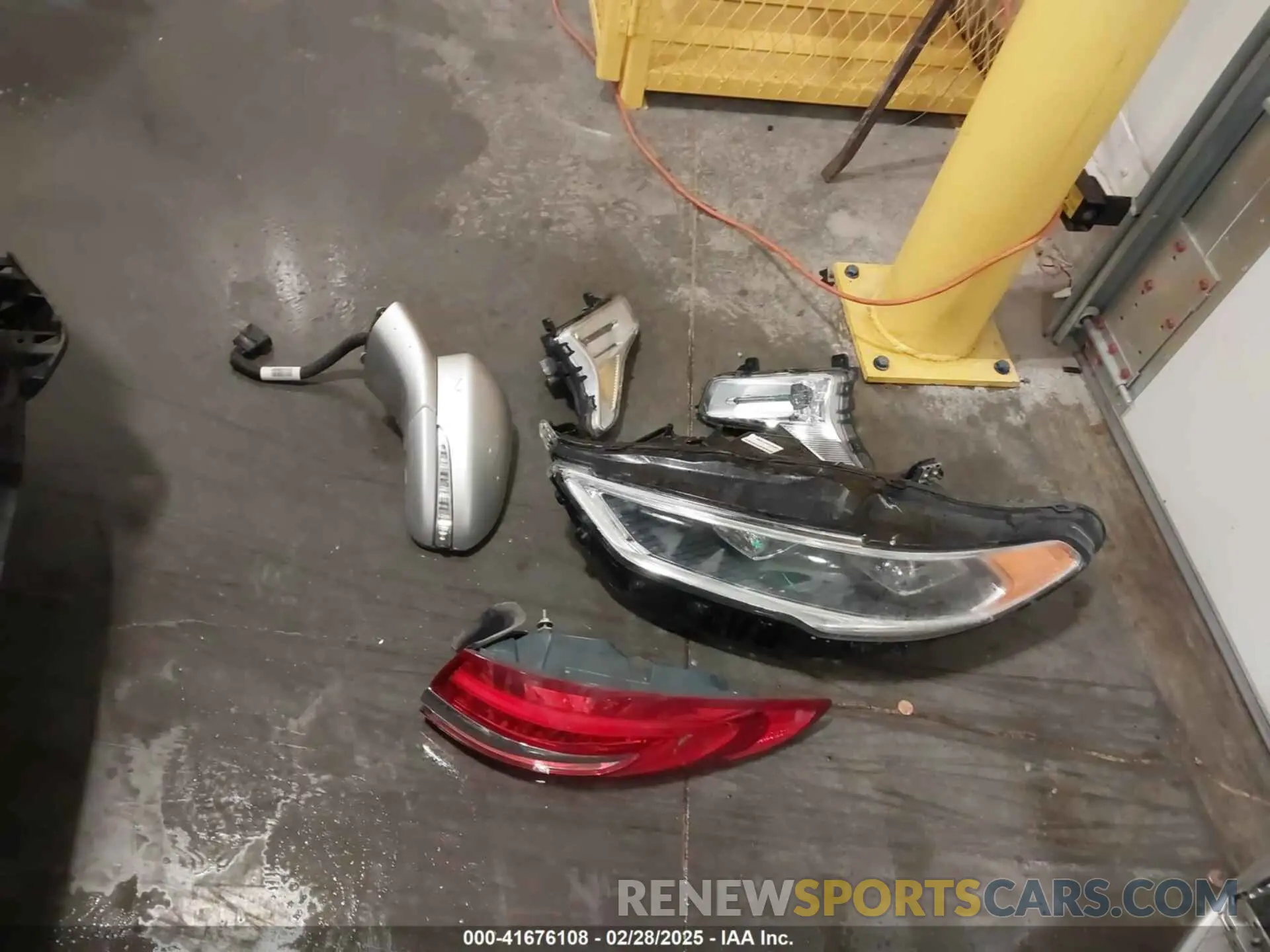 20 Photograph of a damaged car 3FA6P0RU9KR105317 FORD FUSION HYBRID 2019