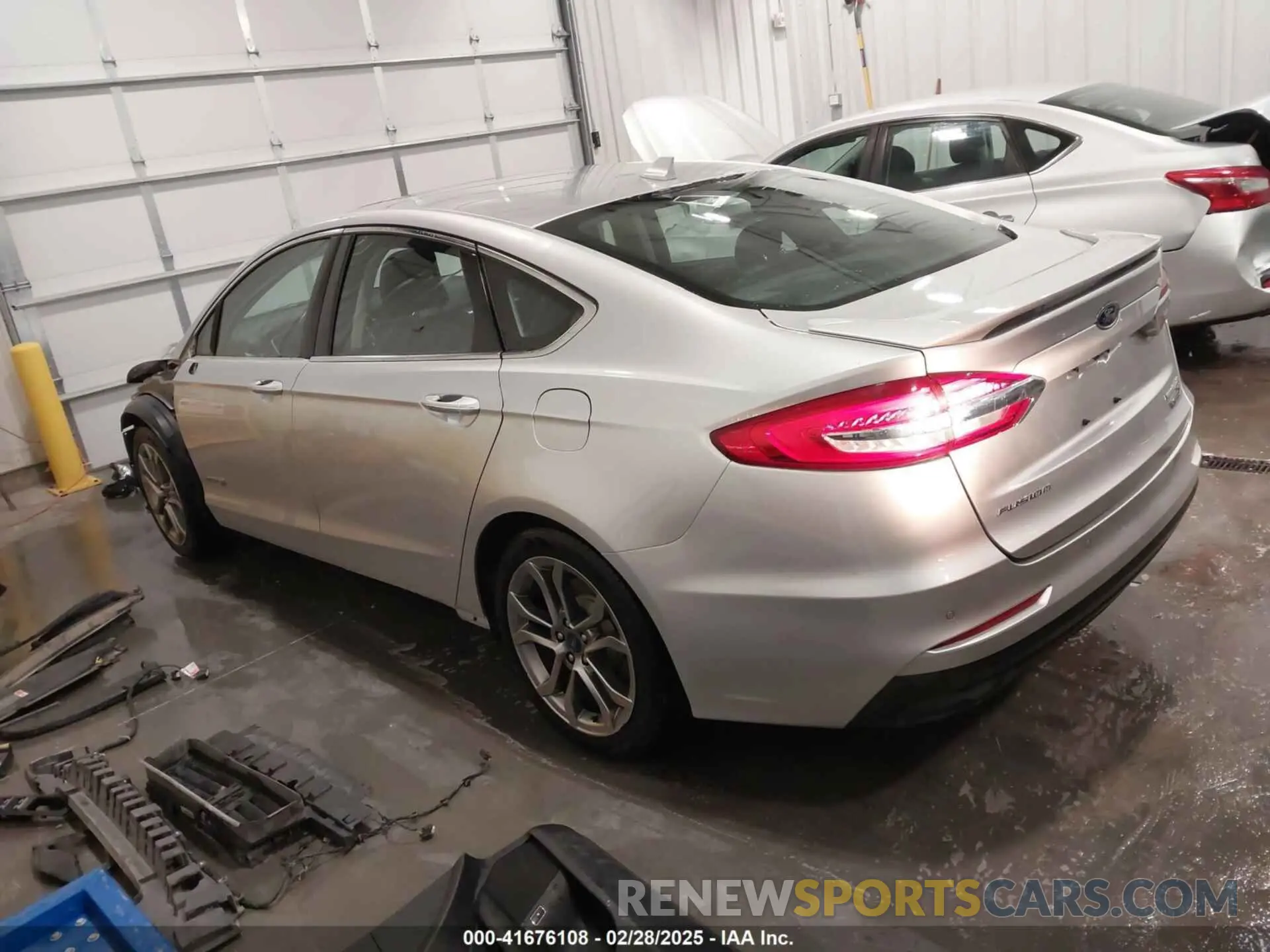 3 Photograph of a damaged car 3FA6P0RU9KR105317 FORD FUSION HYBRID 2019