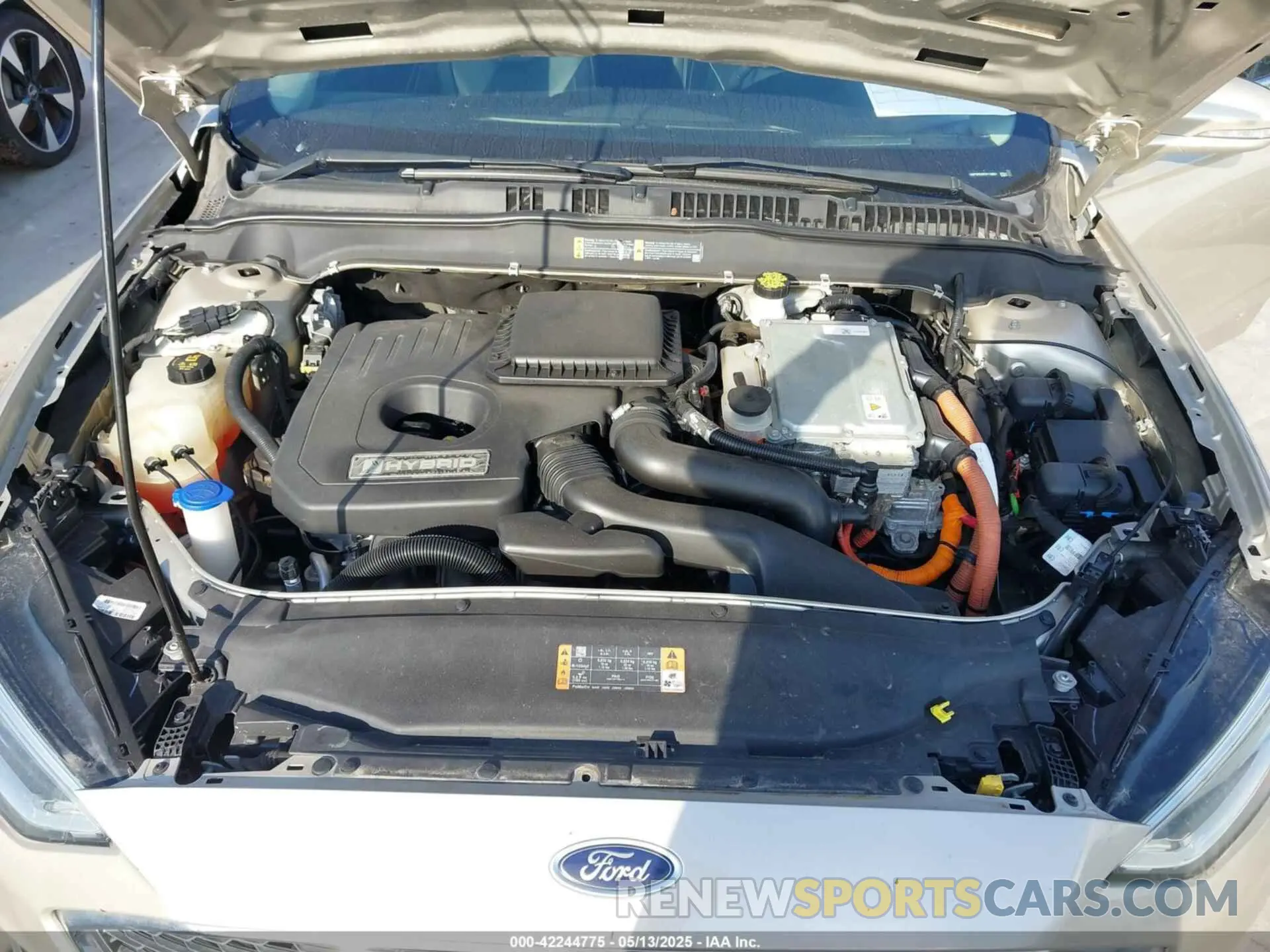 10 Photograph of a damaged car 3FA6P0RU9KR110081 FORD FUSION HYBRID 2019