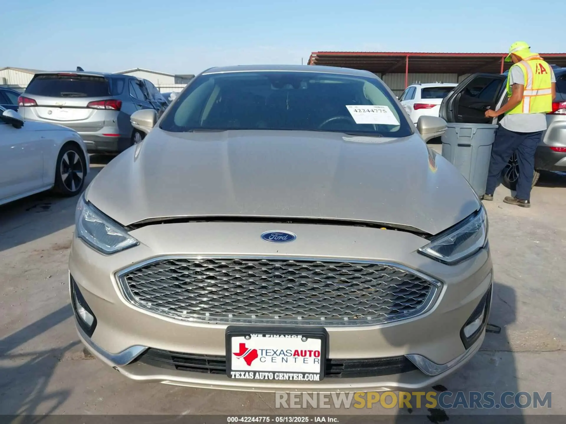 11 Photograph of a damaged car 3FA6P0RU9KR110081 FORD FUSION HYBRID 2019