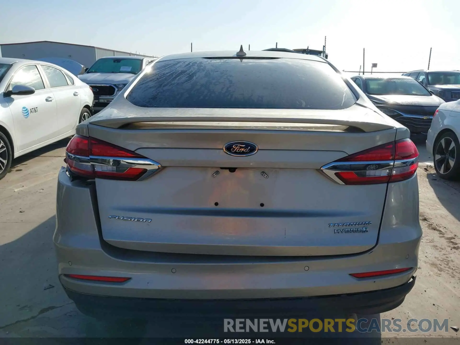 15 Photograph of a damaged car 3FA6P0RU9KR110081 FORD FUSION HYBRID 2019