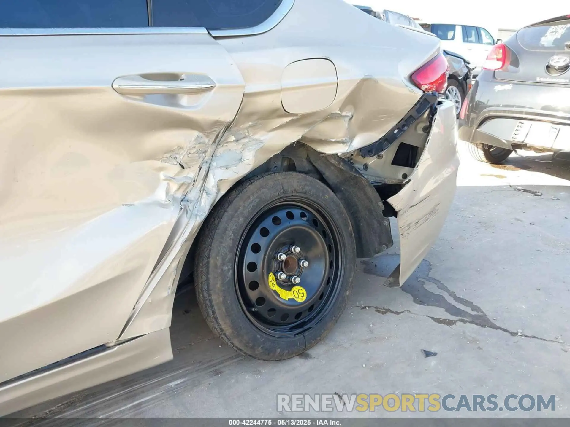 6 Photograph of a damaged car 3FA6P0RU9KR110081 FORD FUSION HYBRID 2019