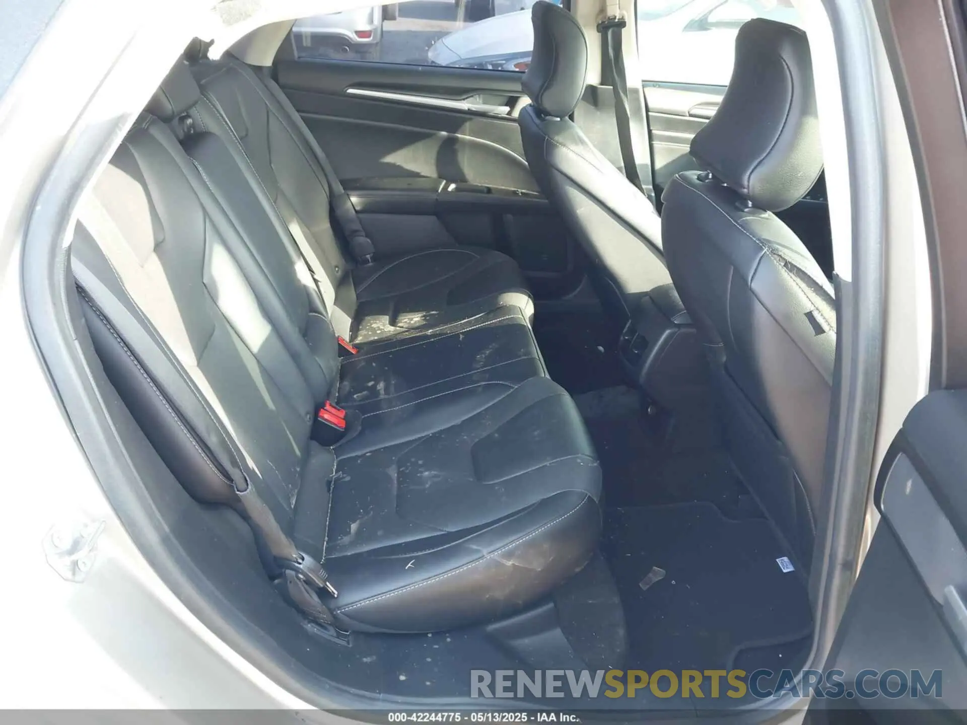 8 Photograph of a damaged car 3FA6P0RU9KR110081 FORD FUSION HYBRID 2019