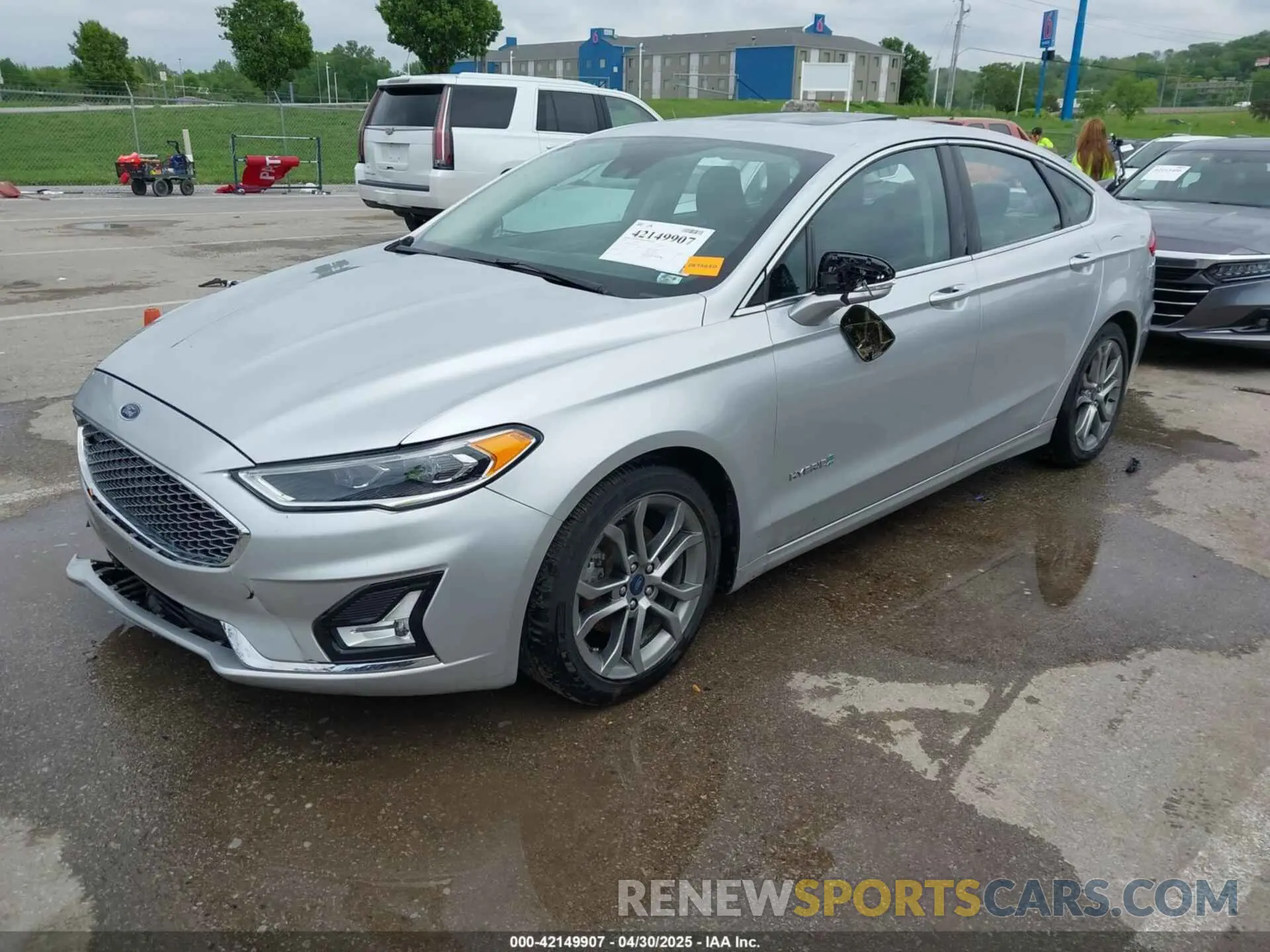 2 Photograph of a damaged car 3FA6P0RU9KR139757 FORD FUSION HYBRID 2019