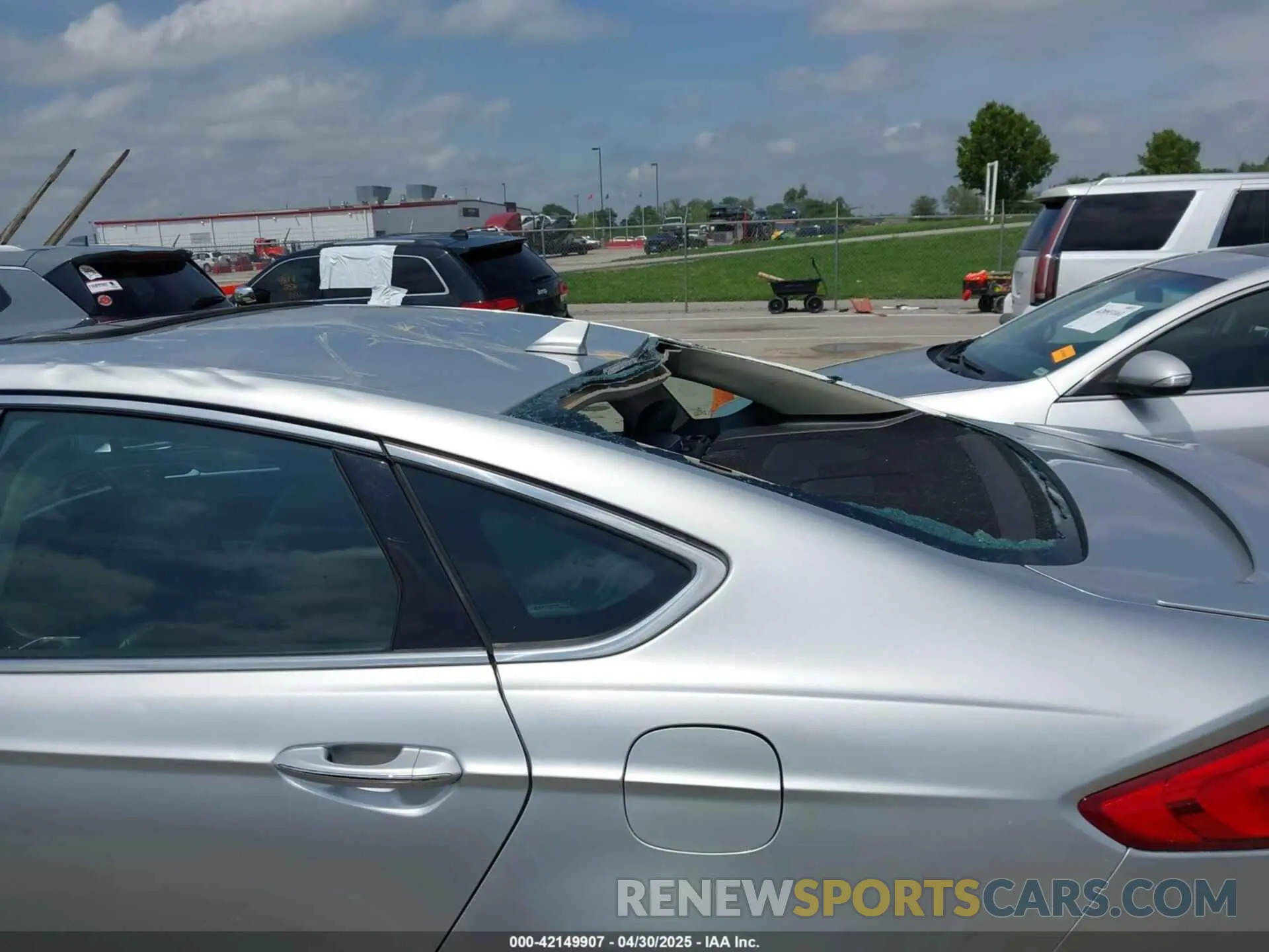 6 Photograph of a damaged car 3FA6P0RU9KR139757 FORD FUSION HYBRID 2019
