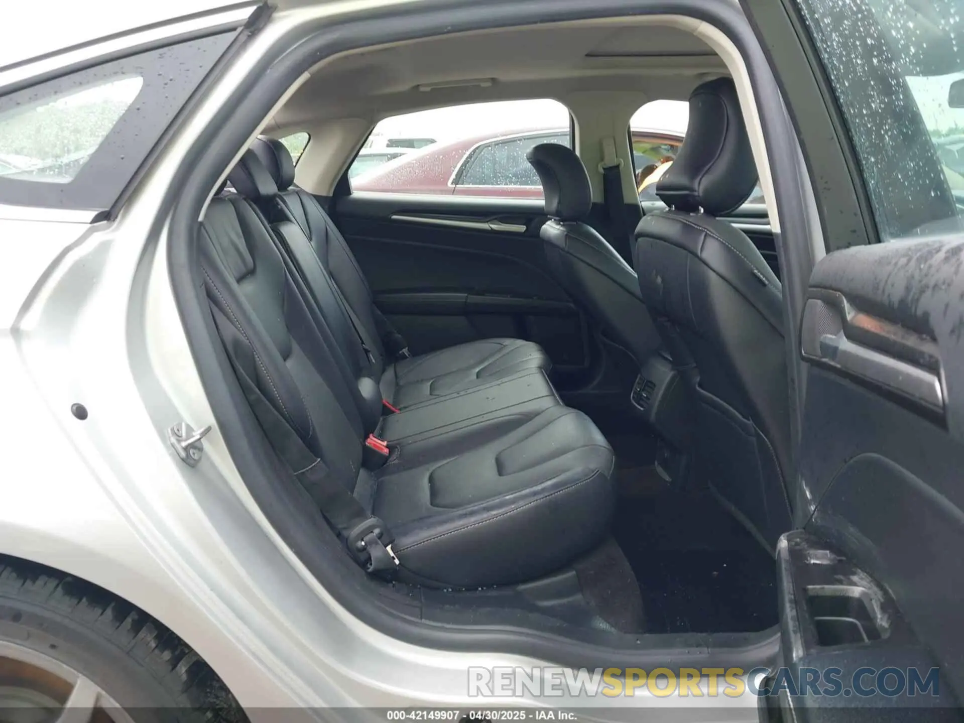 8 Photograph of a damaged car 3FA6P0RU9KR139757 FORD FUSION HYBRID 2019
