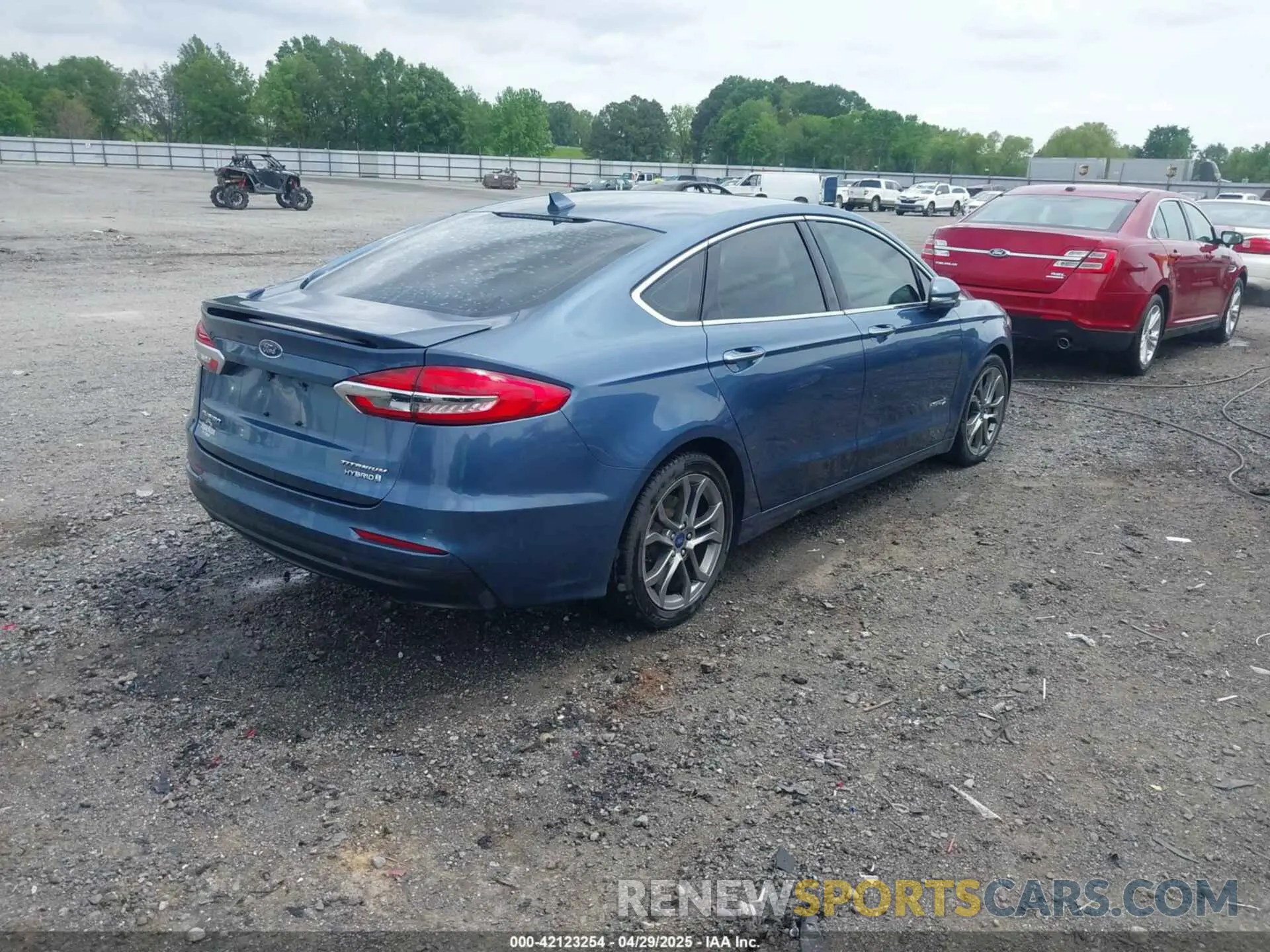4 Photograph of a damaged car 3FA6P0RU9KR222508 FORD FUSION HYBRID 2019