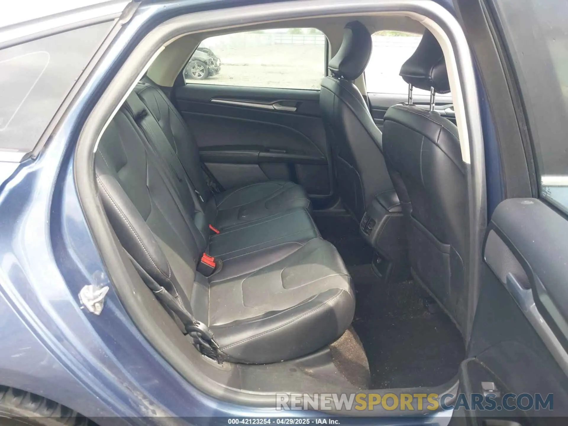 8 Photograph of a damaged car 3FA6P0RU9KR222508 FORD FUSION HYBRID 2019