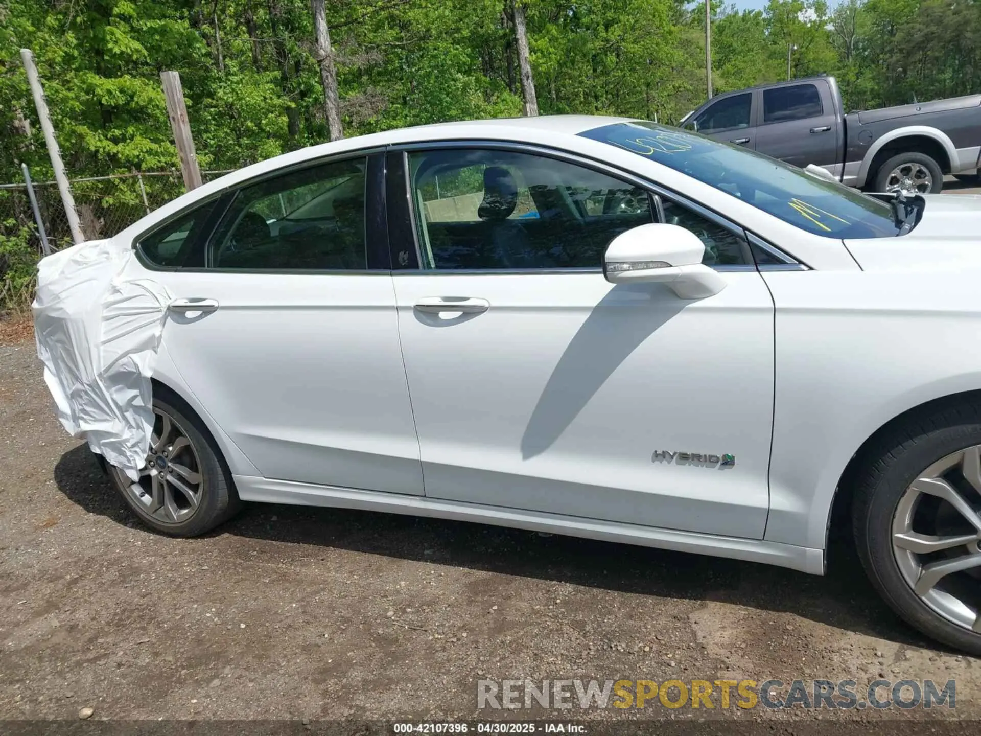 13 Photograph of a damaged car 3FA6P0RUXKR121736 FORD FUSION HYBRID 2019