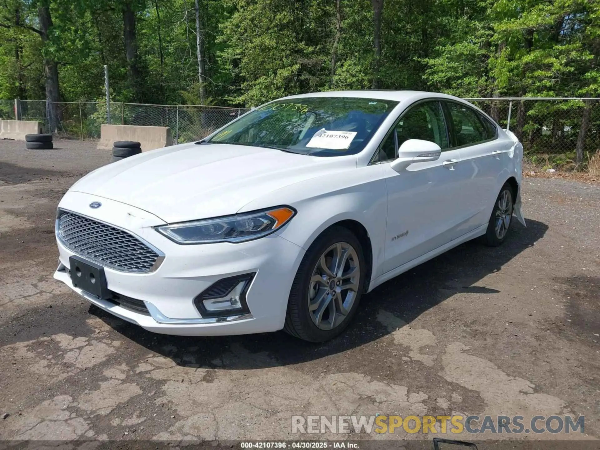 2 Photograph of a damaged car 3FA6P0RUXKR121736 FORD FUSION HYBRID 2019