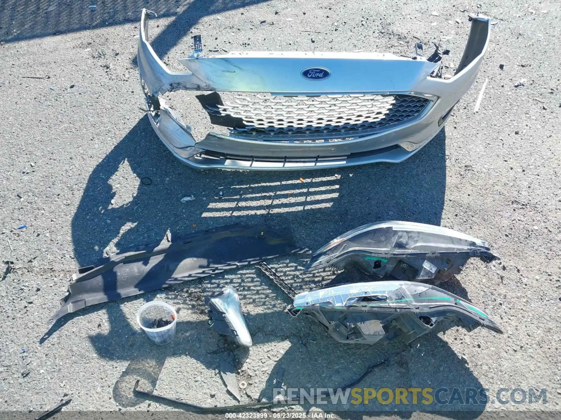 12 Photograph of a damaged car 3FA6P0RUXKR141565 FORD FUSION HYBRID 2019
