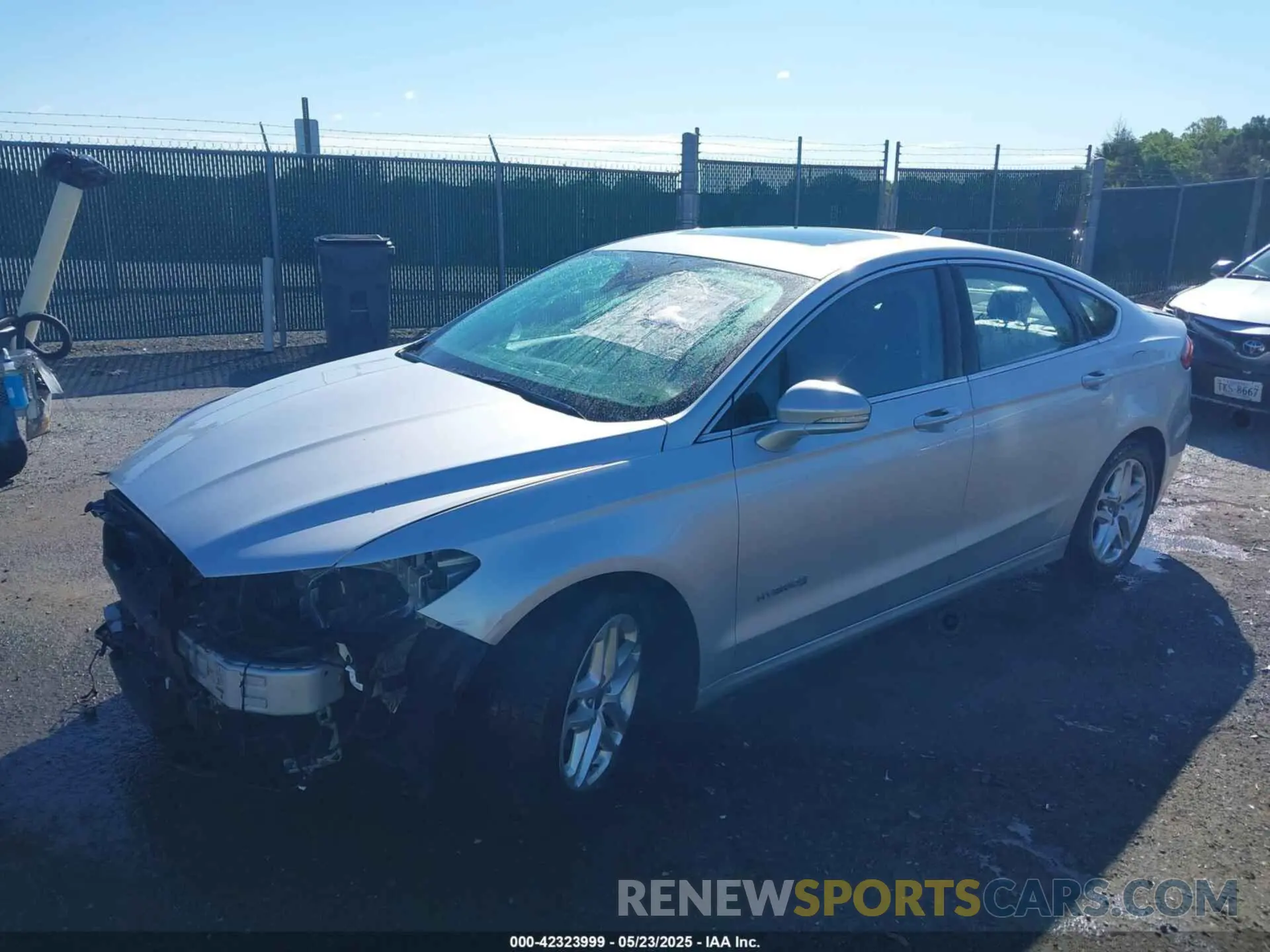 2 Photograph of a damaged car 3FA6P0RUXKR141565 FORD FUSION HYBRID 2019