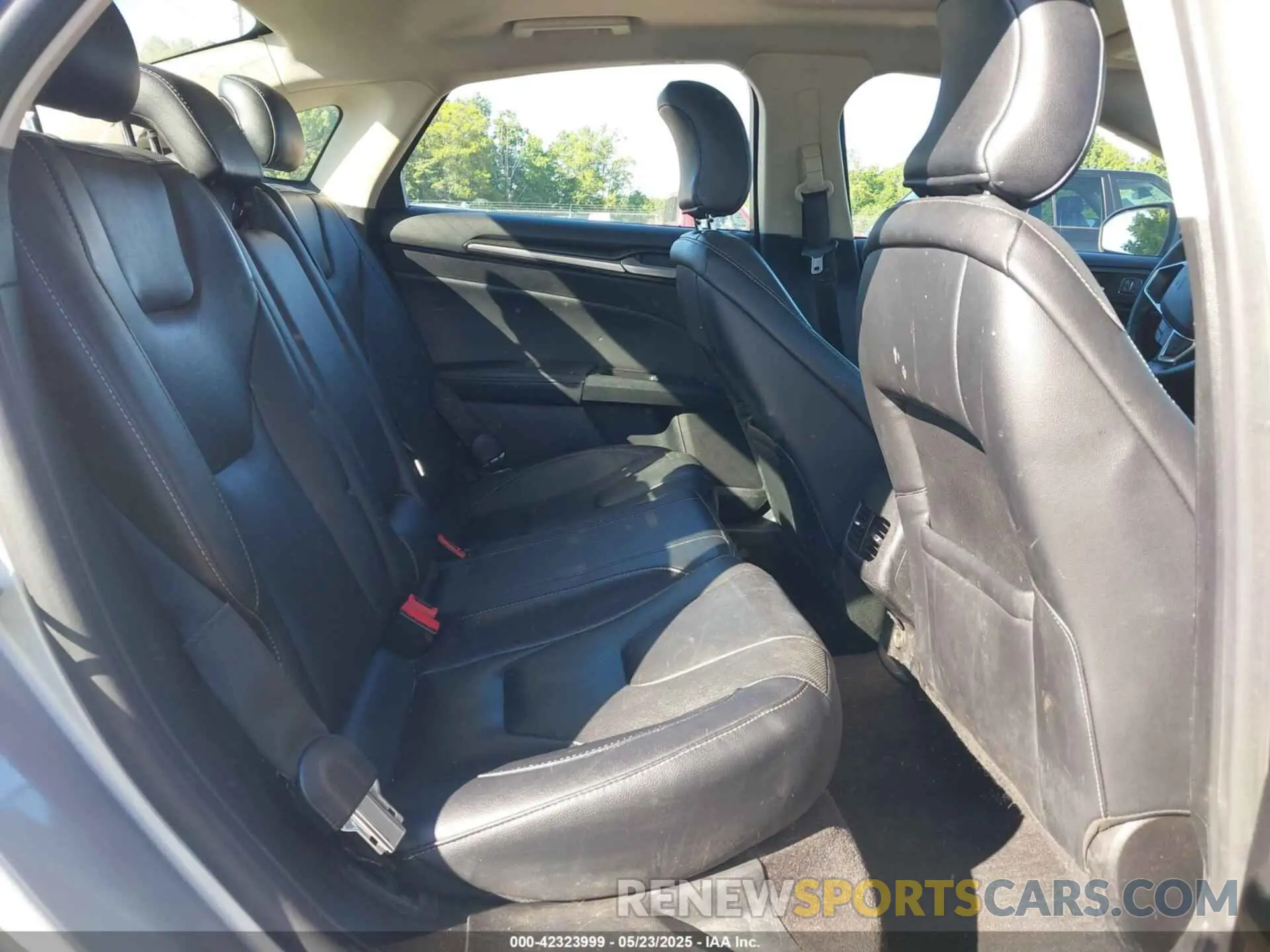 8 Photograph of a damaged car 3FA6P0RUXKR141565 FORD FUSION HYBRID 2019