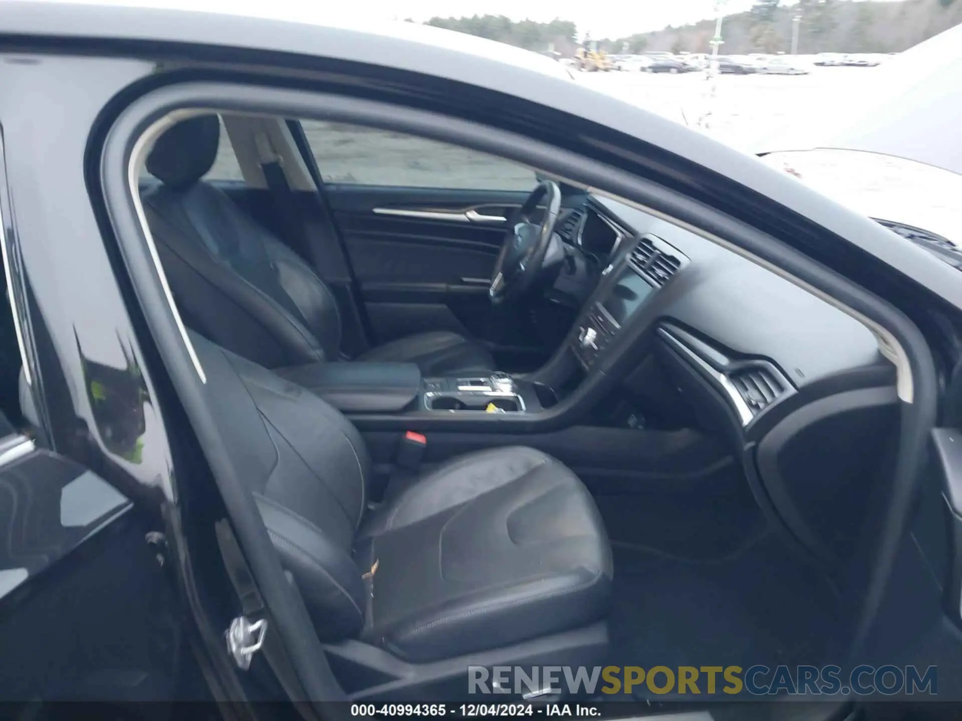 5 Photograph of a damaged car 3FA6P0RU7LR141332 FORD FUSION HYBRID 2020