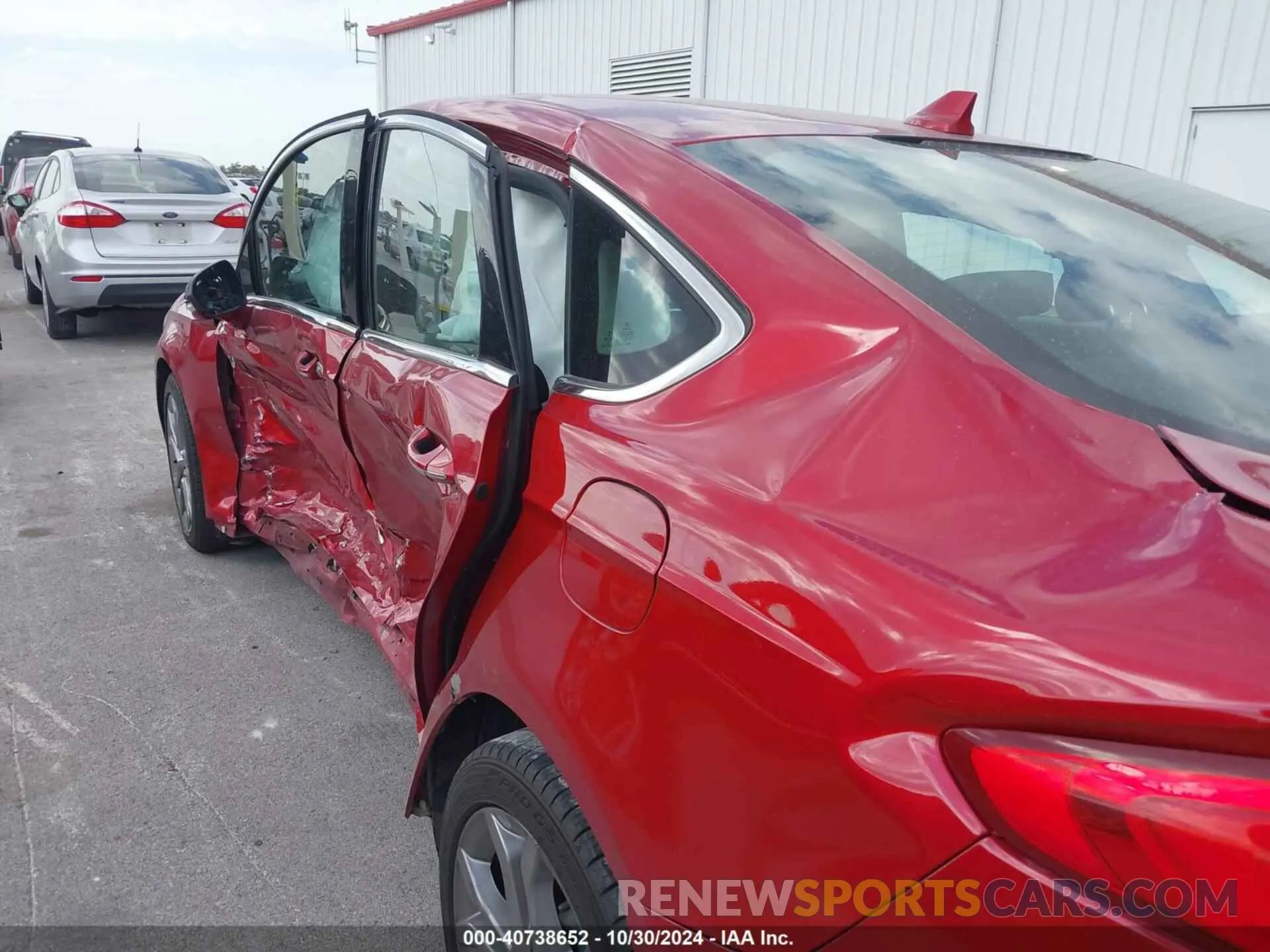 18 Photograph of a damaged car 3FA6P0RU7LR156915 FORD FUSION HYBRID 2020