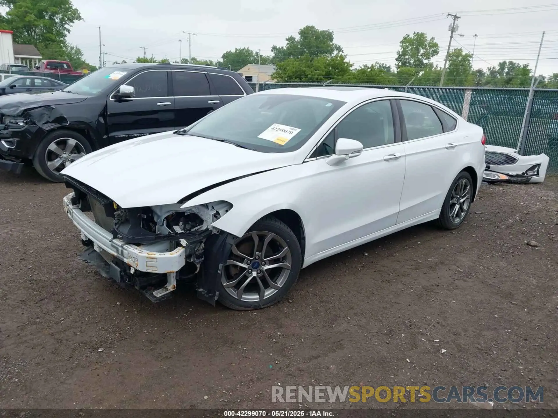 2 Photograph of a damaged car 3FA6P0RUXLR139574 FORD FUSION HYBRID 2020
