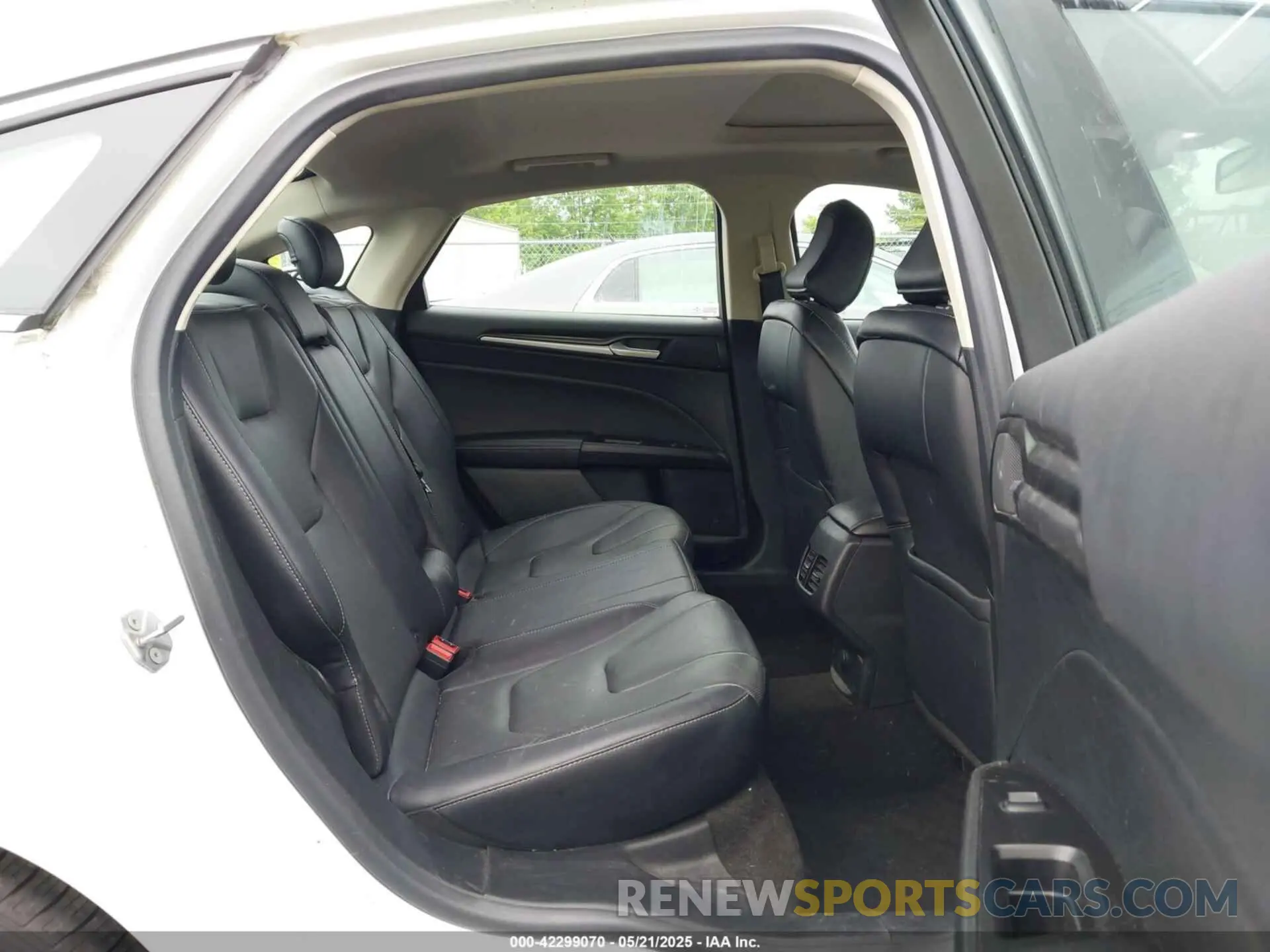 8 Photograph of a damaged car 3FA6P0RUXLR139574 FORD FUSION HYBRID 2020