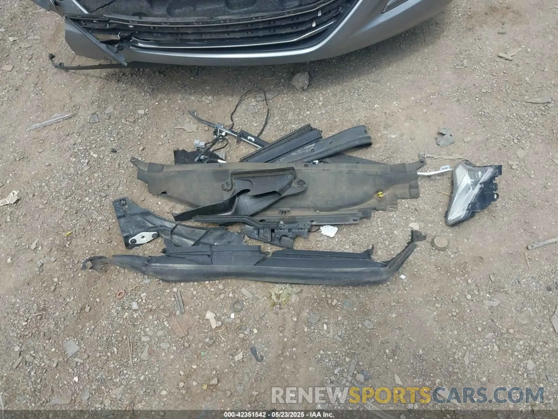 11 Photograph of a damaged car 3FA6P0RUXLR182120 FORD FUSION HYBRID 2020