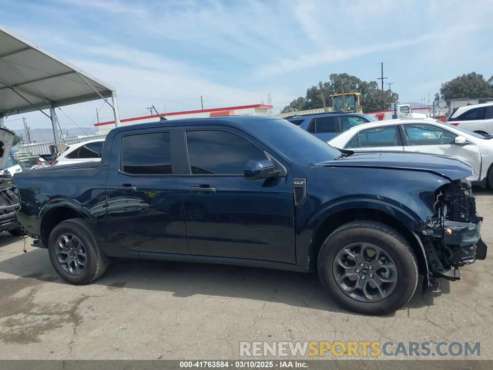 14 Photograph of a damaged car 3FTTW8E30NRA27932 FORD MAVERICK 2022