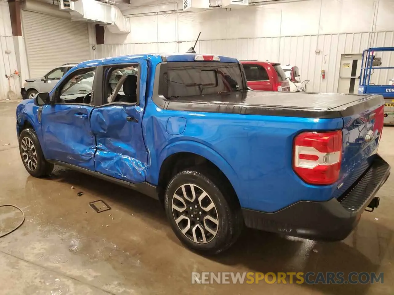 2 Photograph of a damaged car 3FTTW8E31NRA62379 FORD MAVERICK 2022