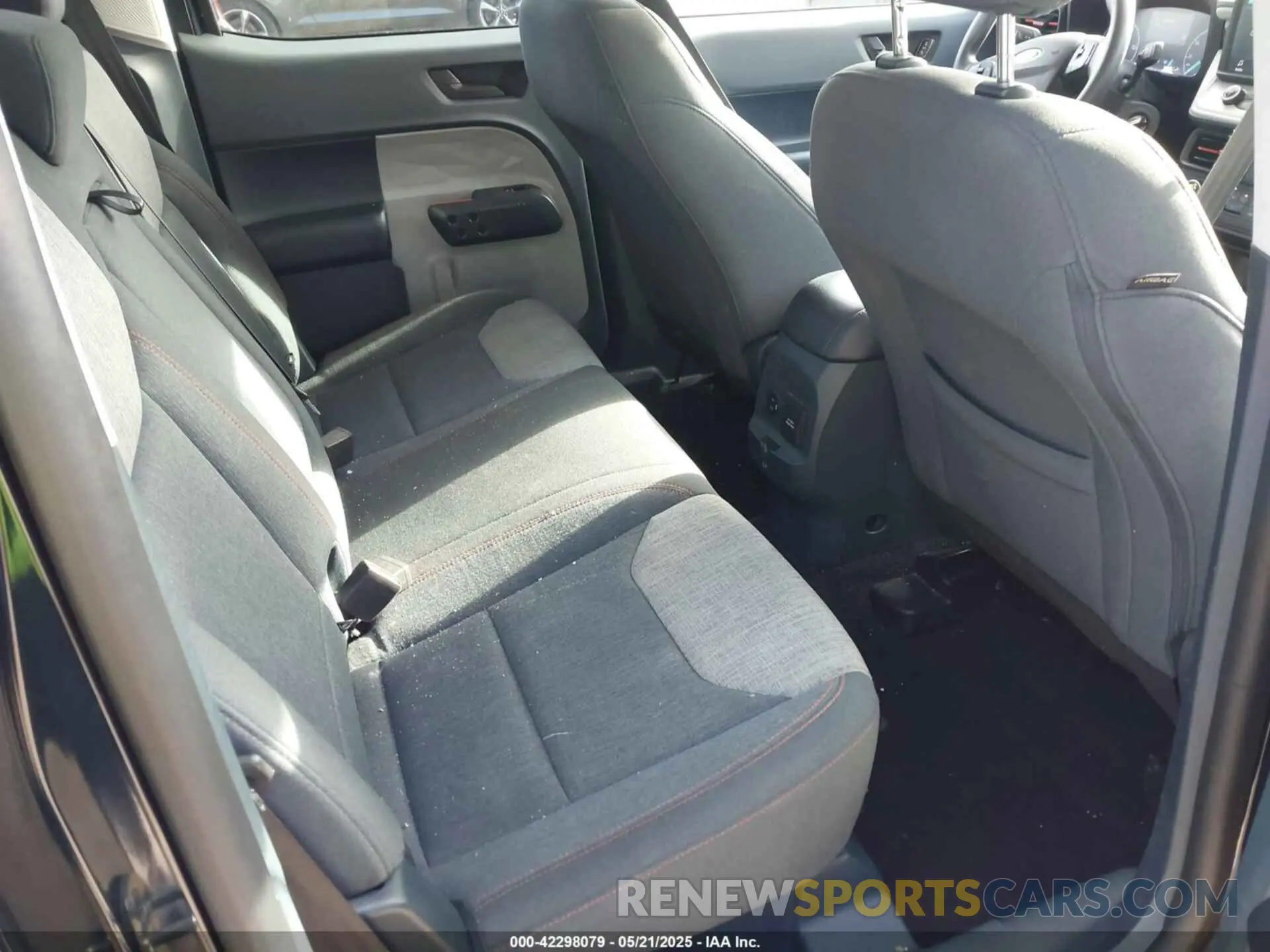 8 Photograph of a damaged car 3FTTW8E32NRA47423 FORD MAVERICK 2022