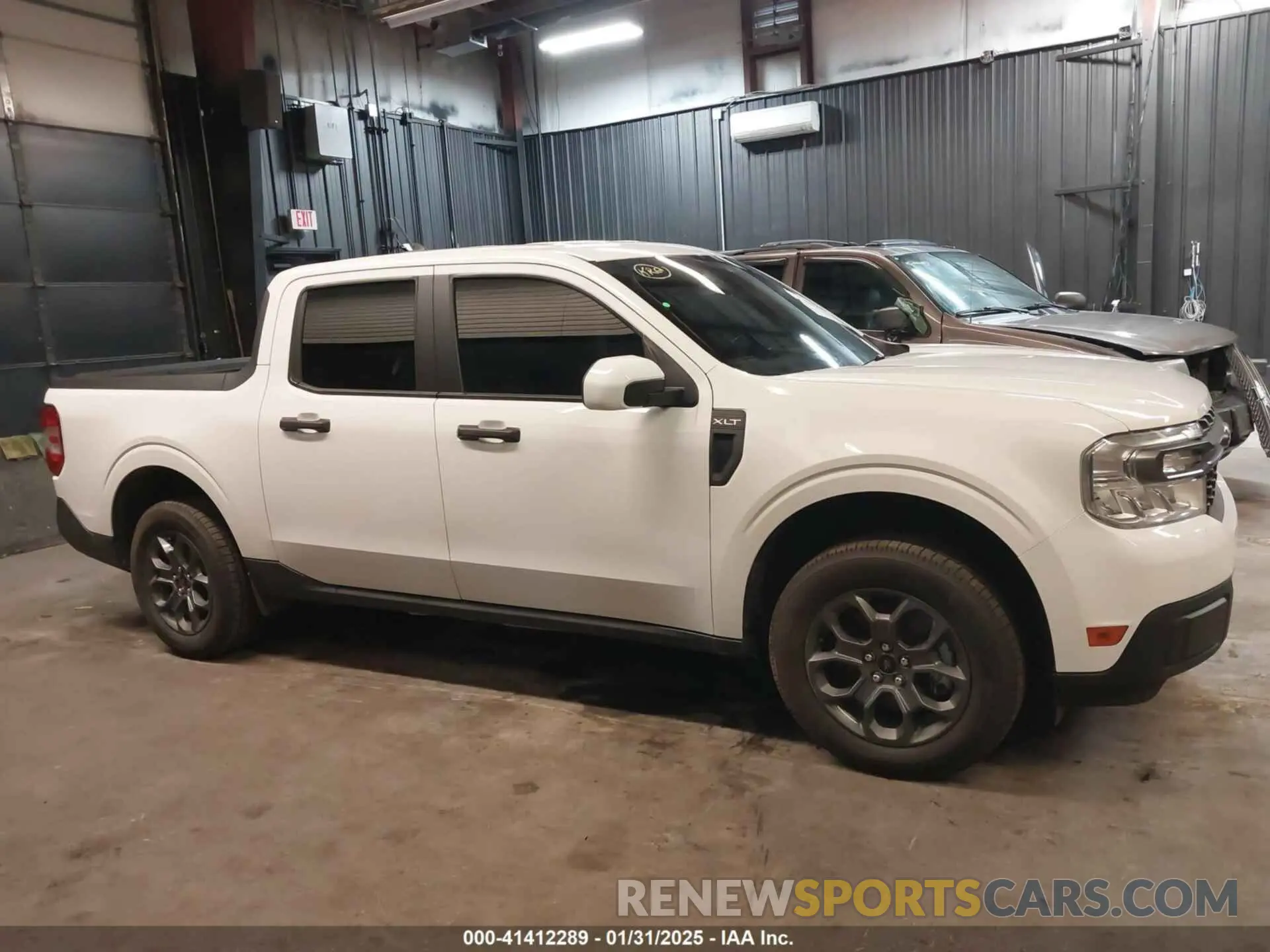 13 Photograph of a damaged car 3FTTW8E32NRA79563 FORD MAVERICK 2022
